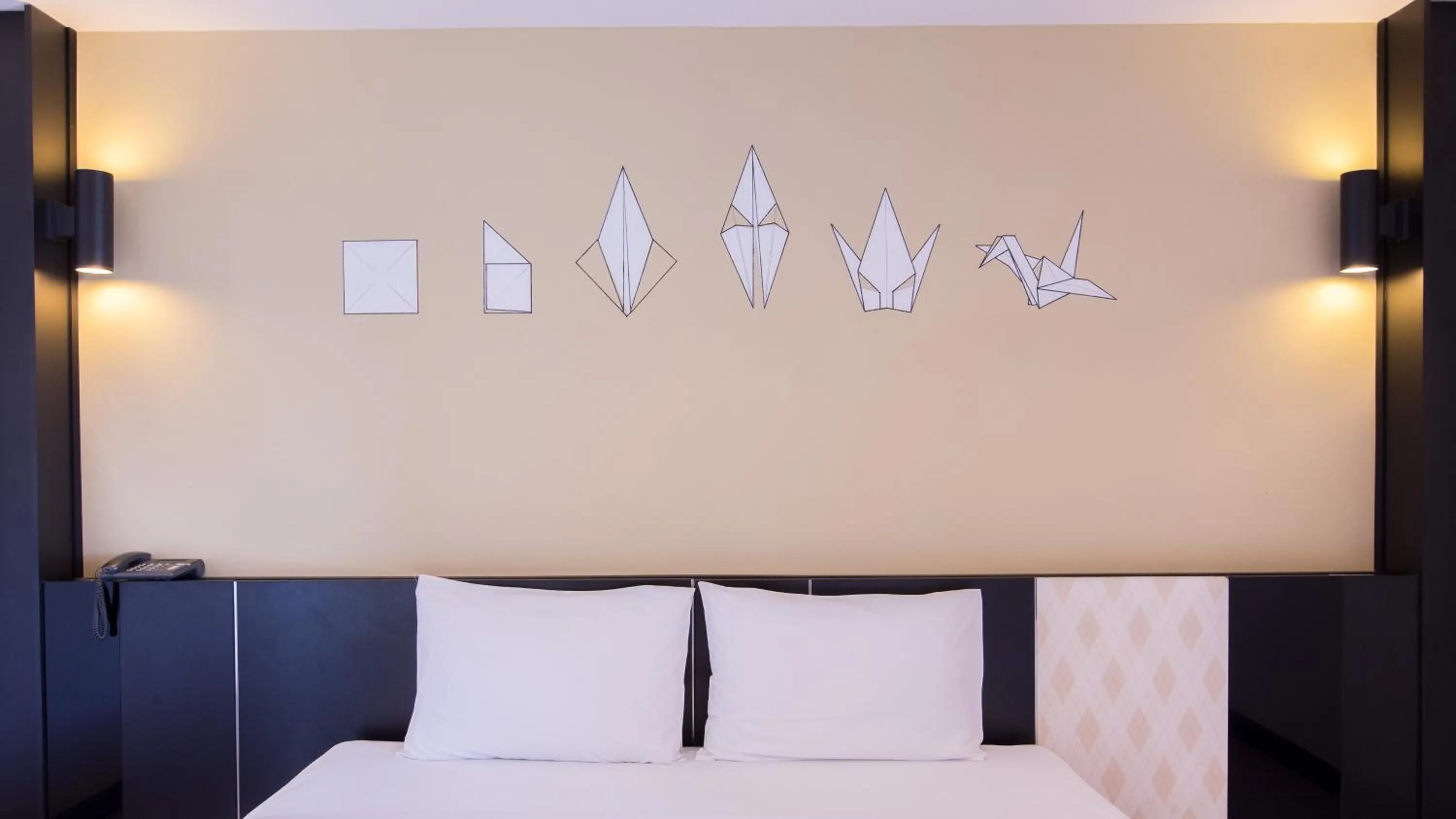 Bedroom, Bed in Pen Ta Hug Hotel