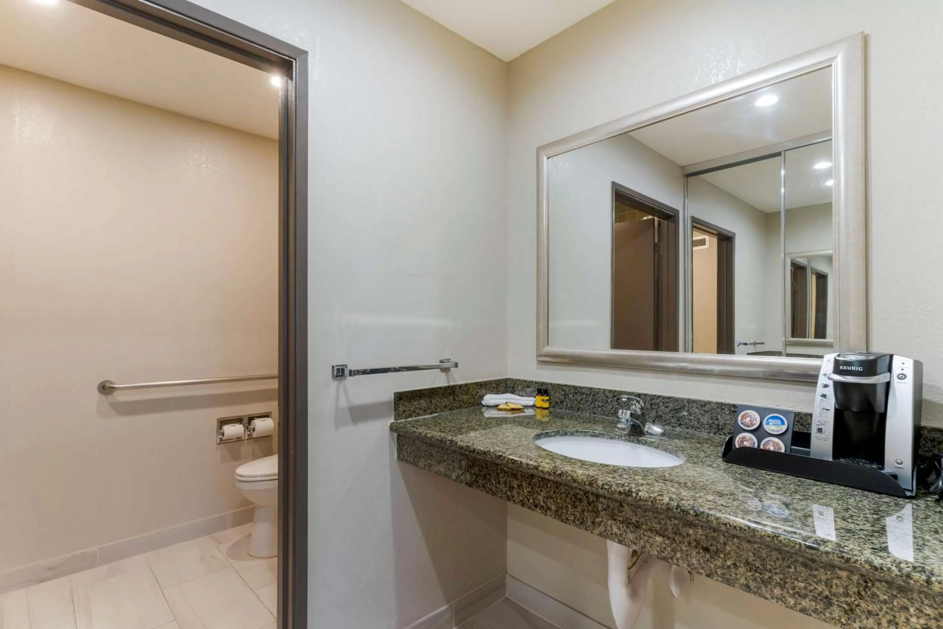 Bathroom in Best Western Plus Forest Park Inn