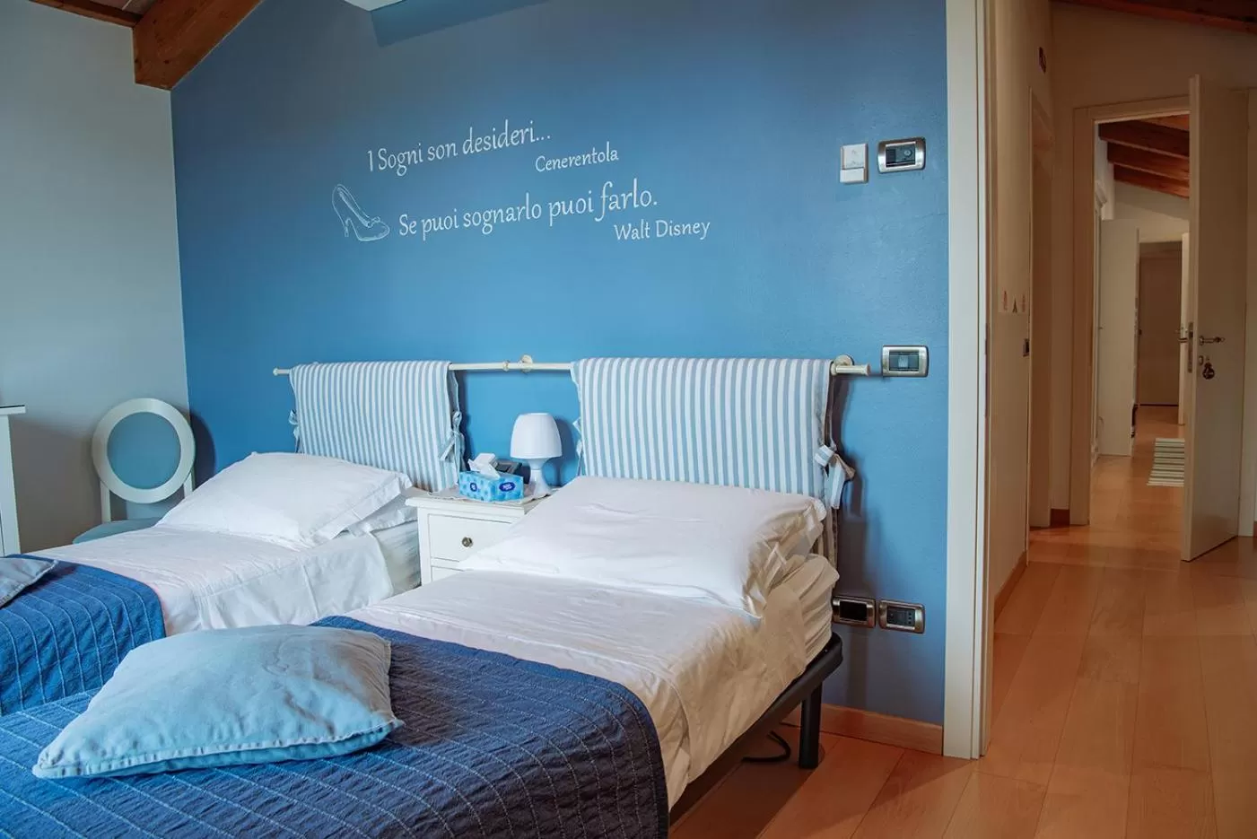 Bedroom, Bed in Rosa del Grappa