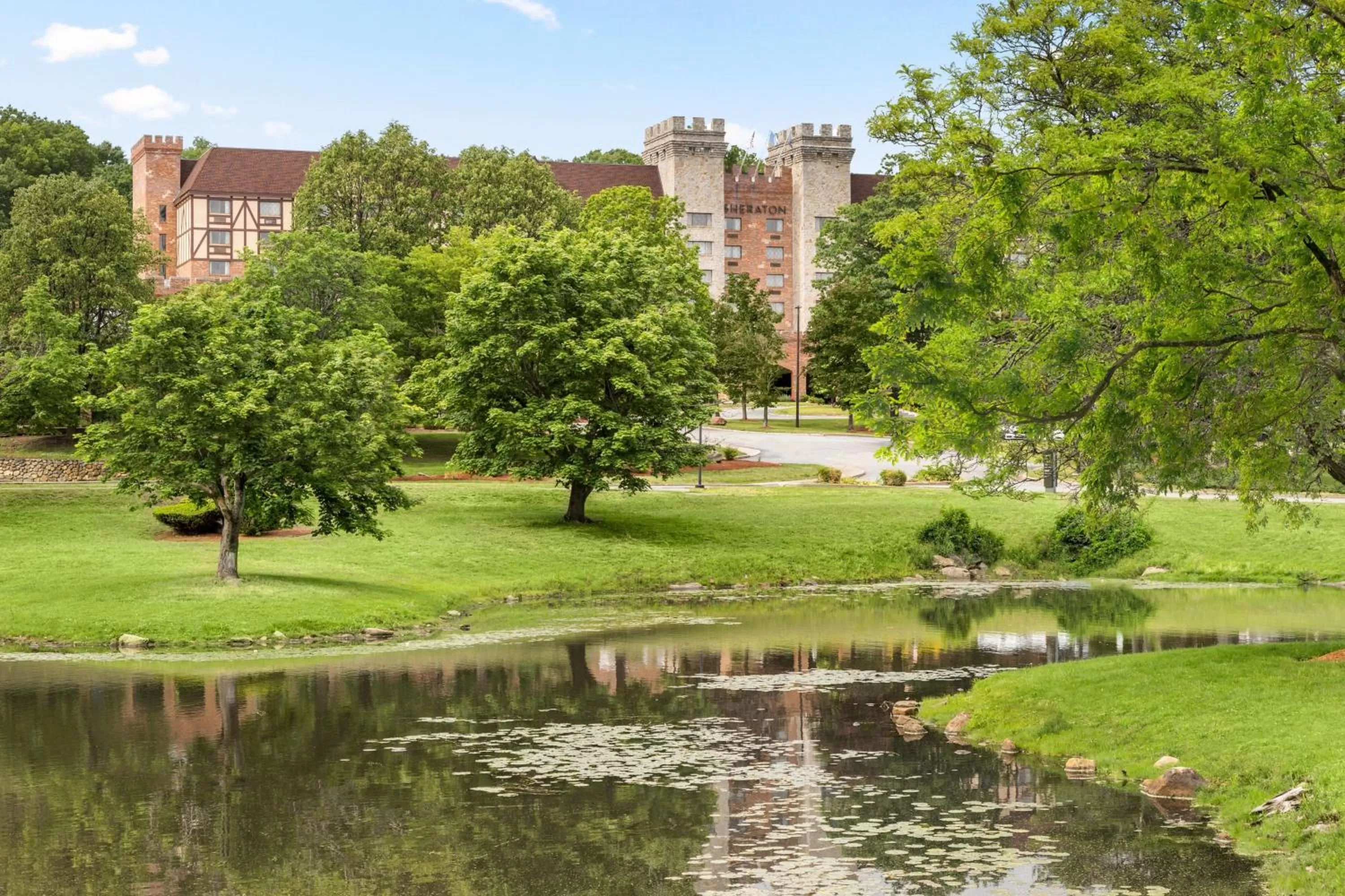 Property building in Sheraton Nashua