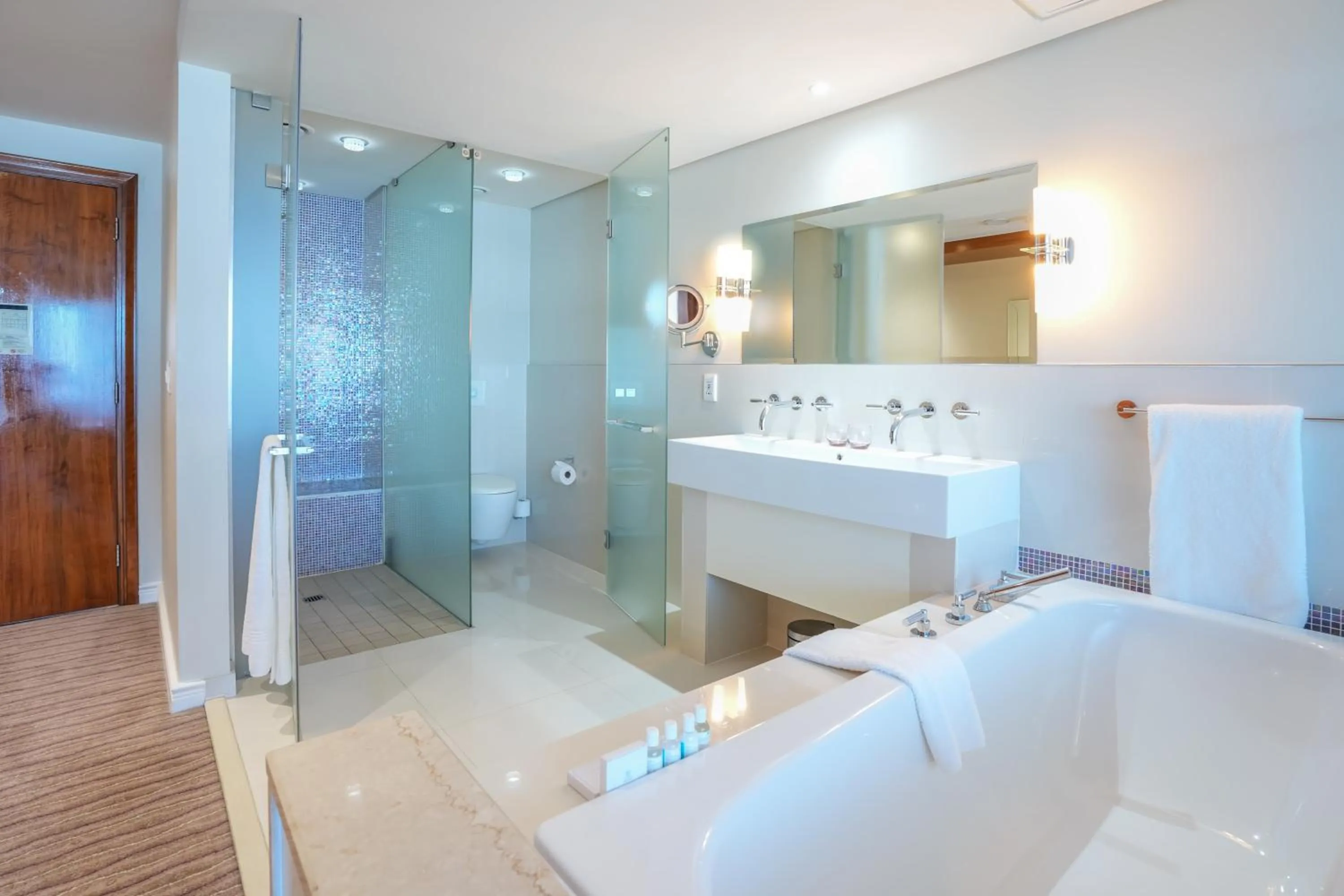 Shower in Blaauwberg Beach Hotel