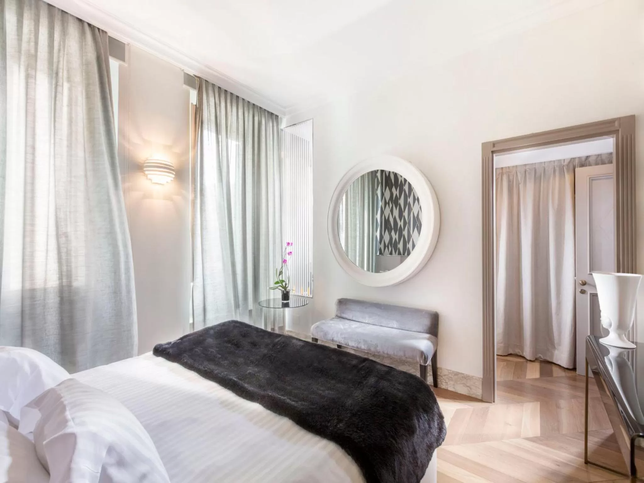 Photo of the whole room, Bed in Hotel Palazzo Manfredi – Small Luxury Hotels of the World