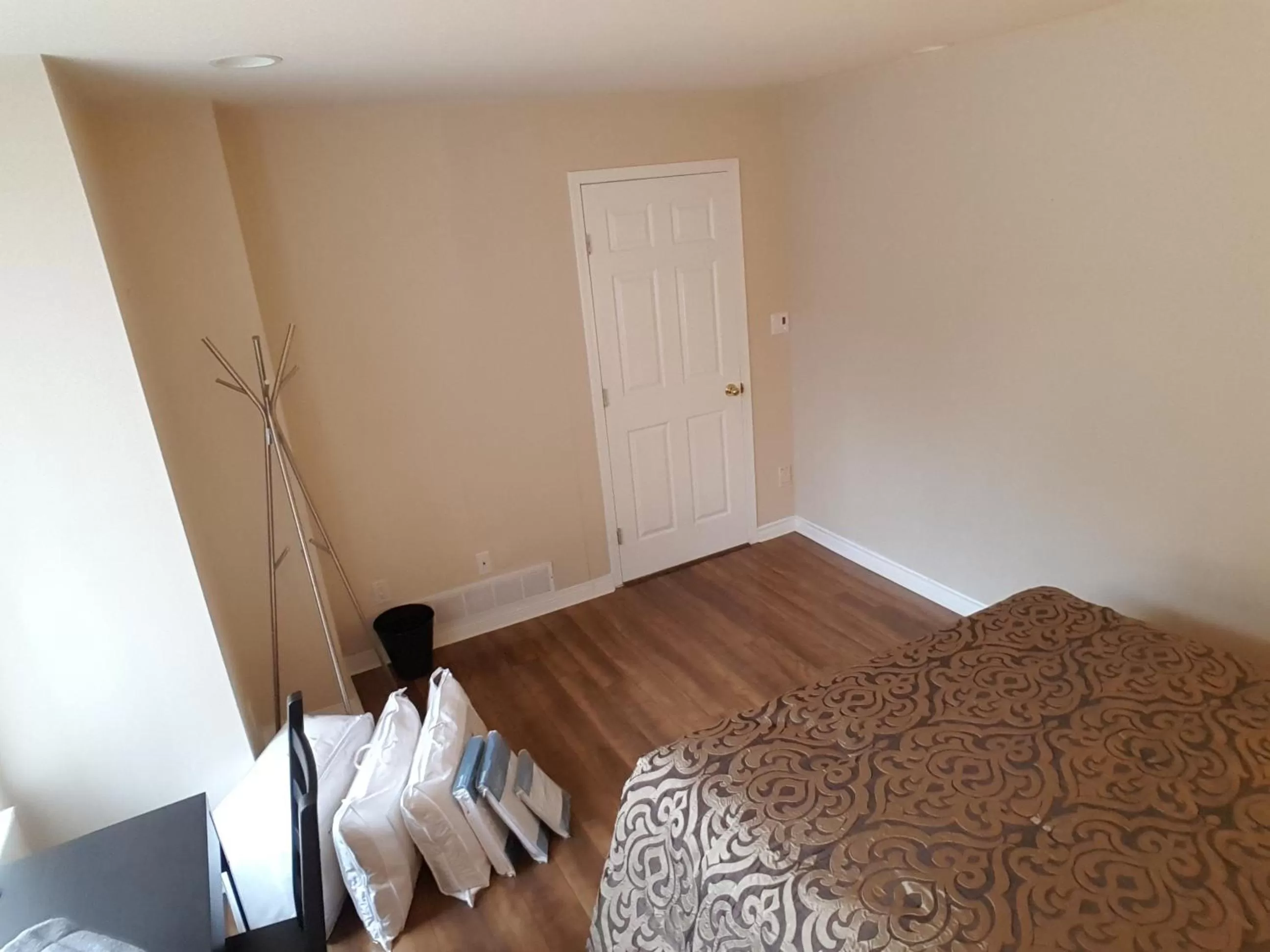 Bedroom, Bed in Emperial Suites