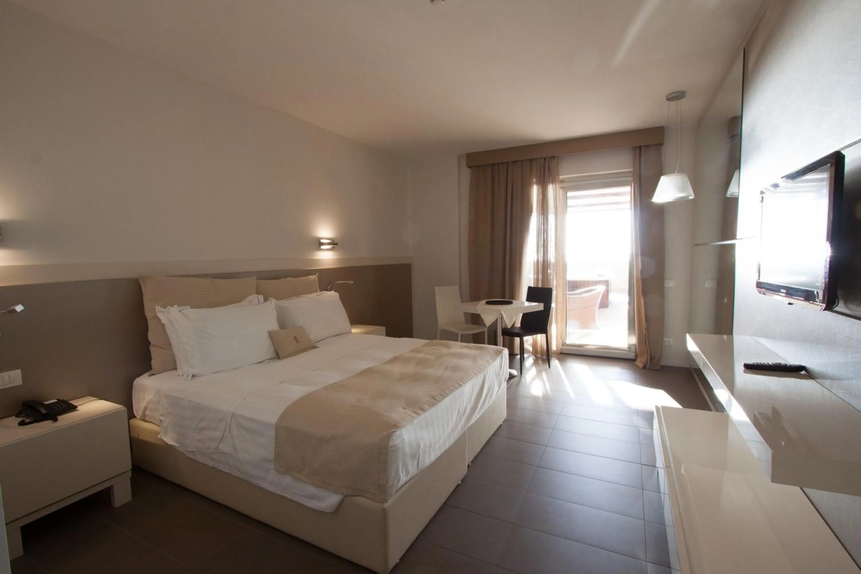 Double or Twin Room with Private Pool and Sea View in Main Palace Hotel