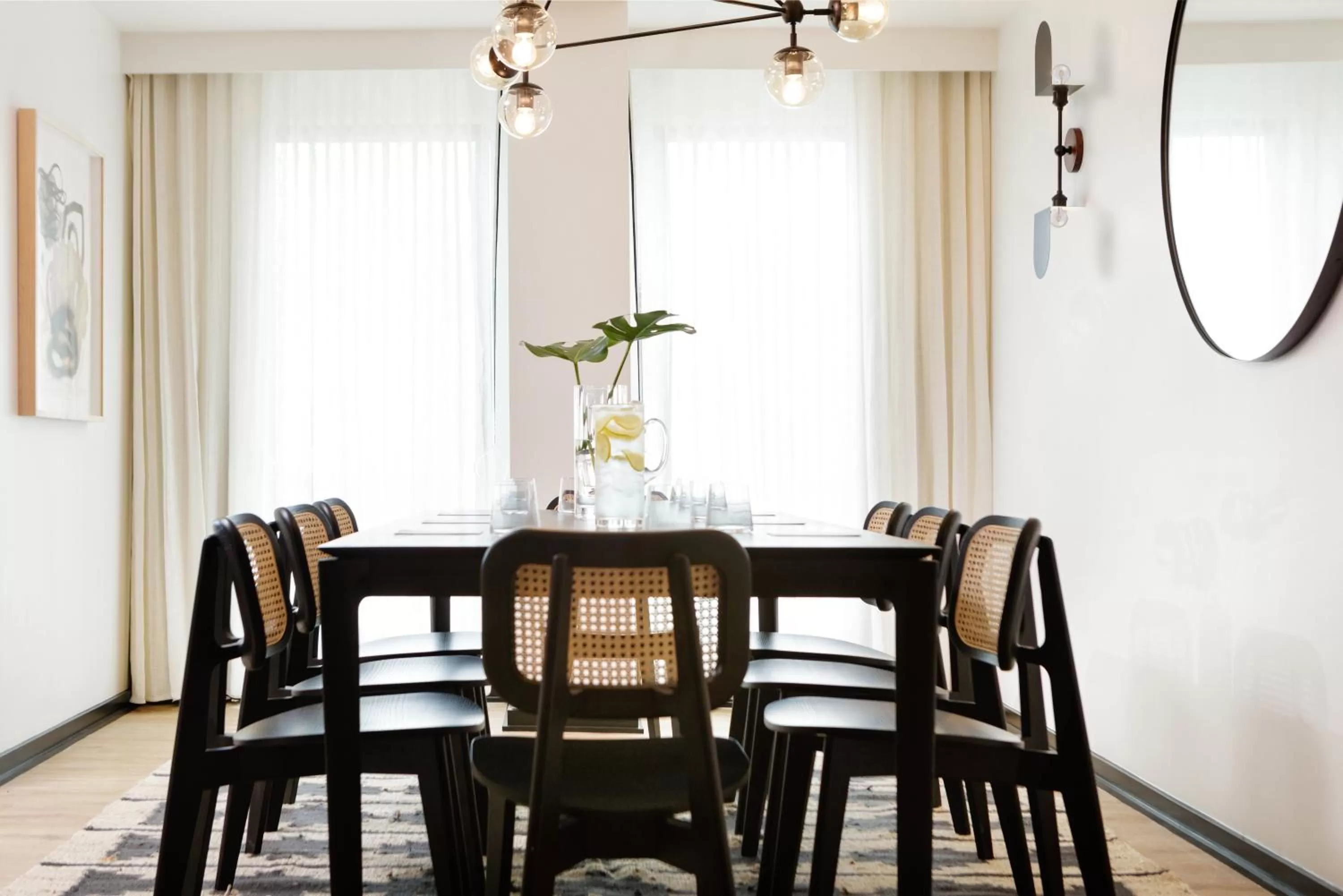 Photo of the whole room in Kimpton Hotel Fontenot by IHG