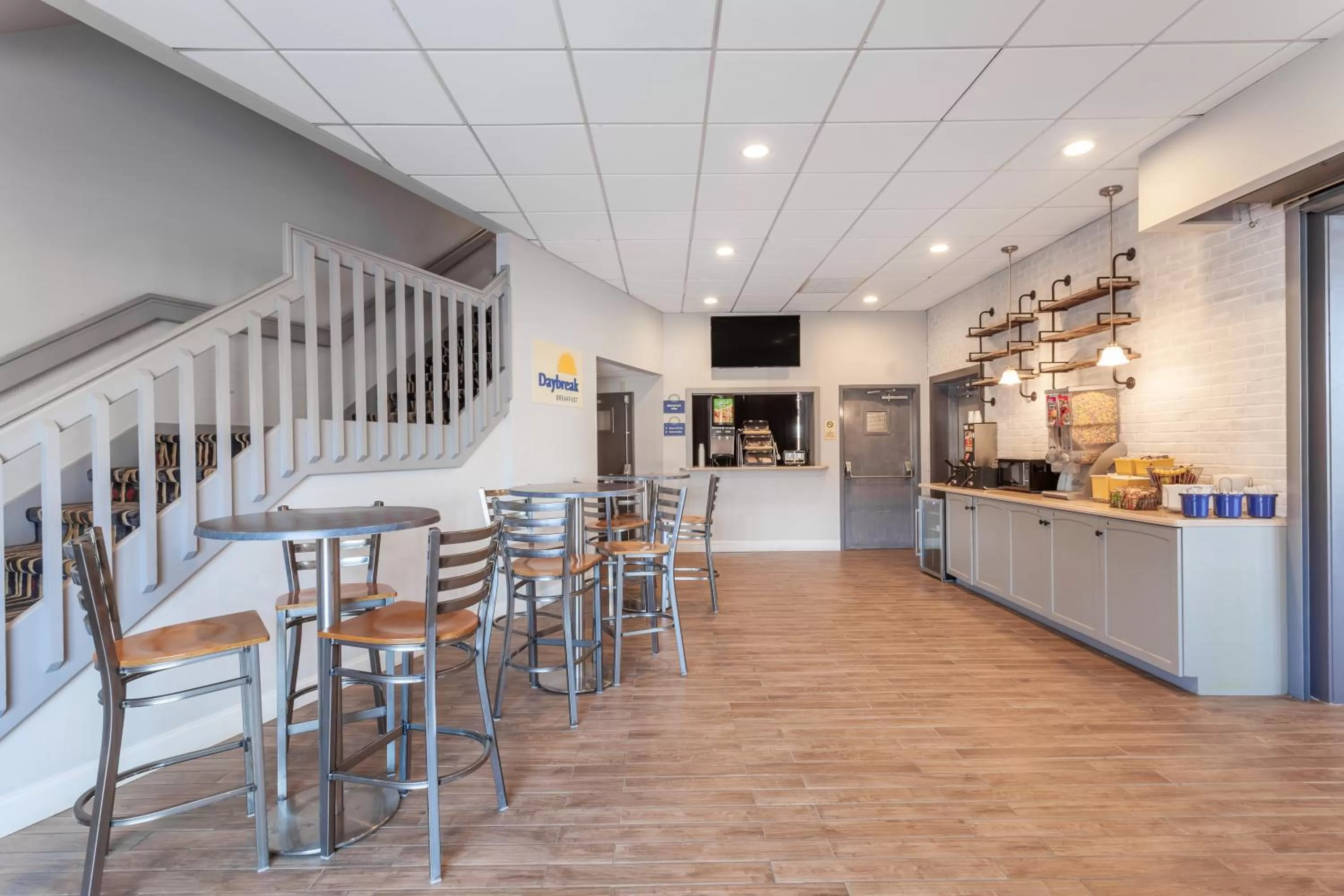 Continental breakfast in Days Inn & Suites by Wyndham Lancaster Amish Country