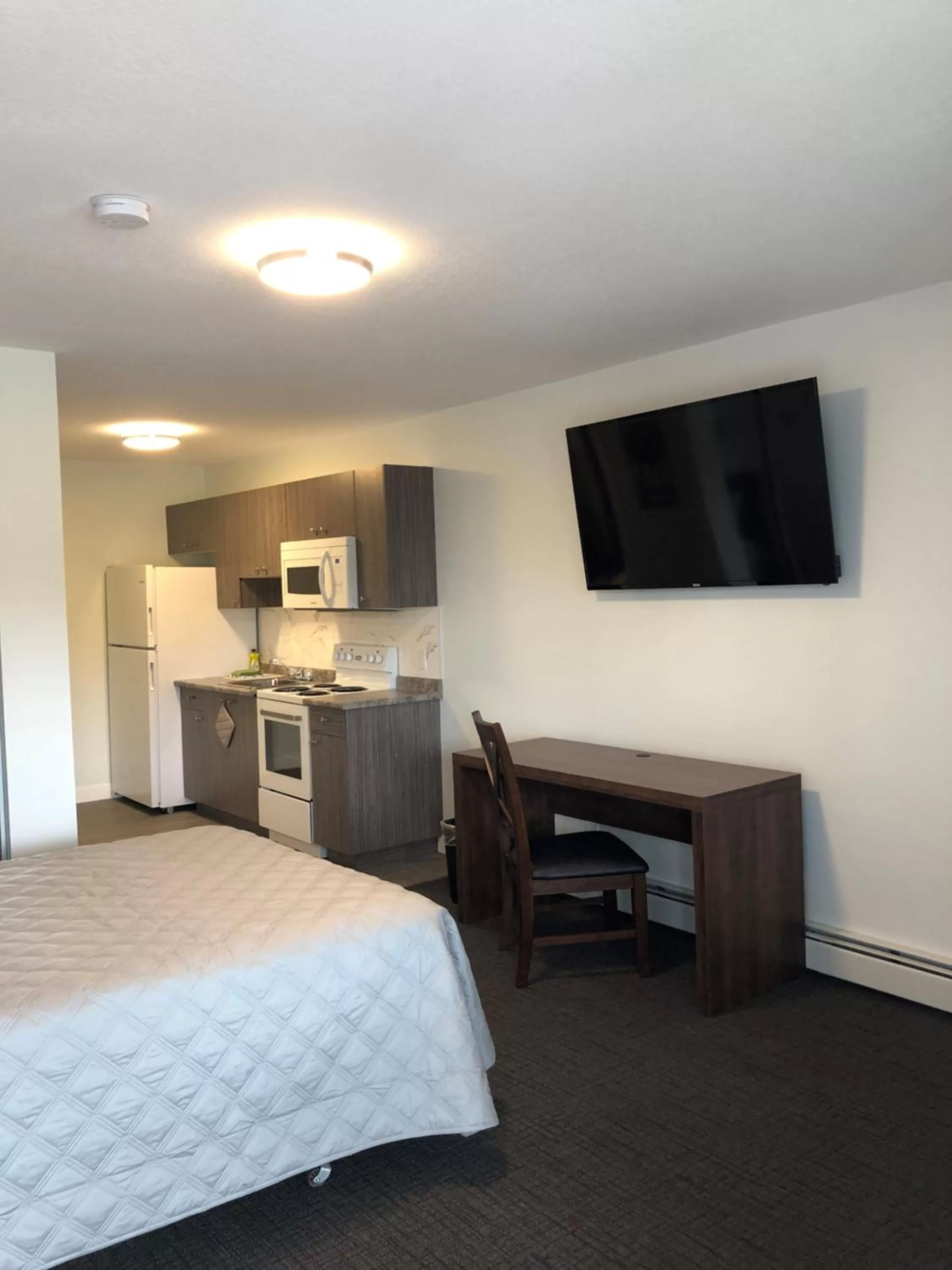 TV/Entertainment Center in Onoway Inn and Suites