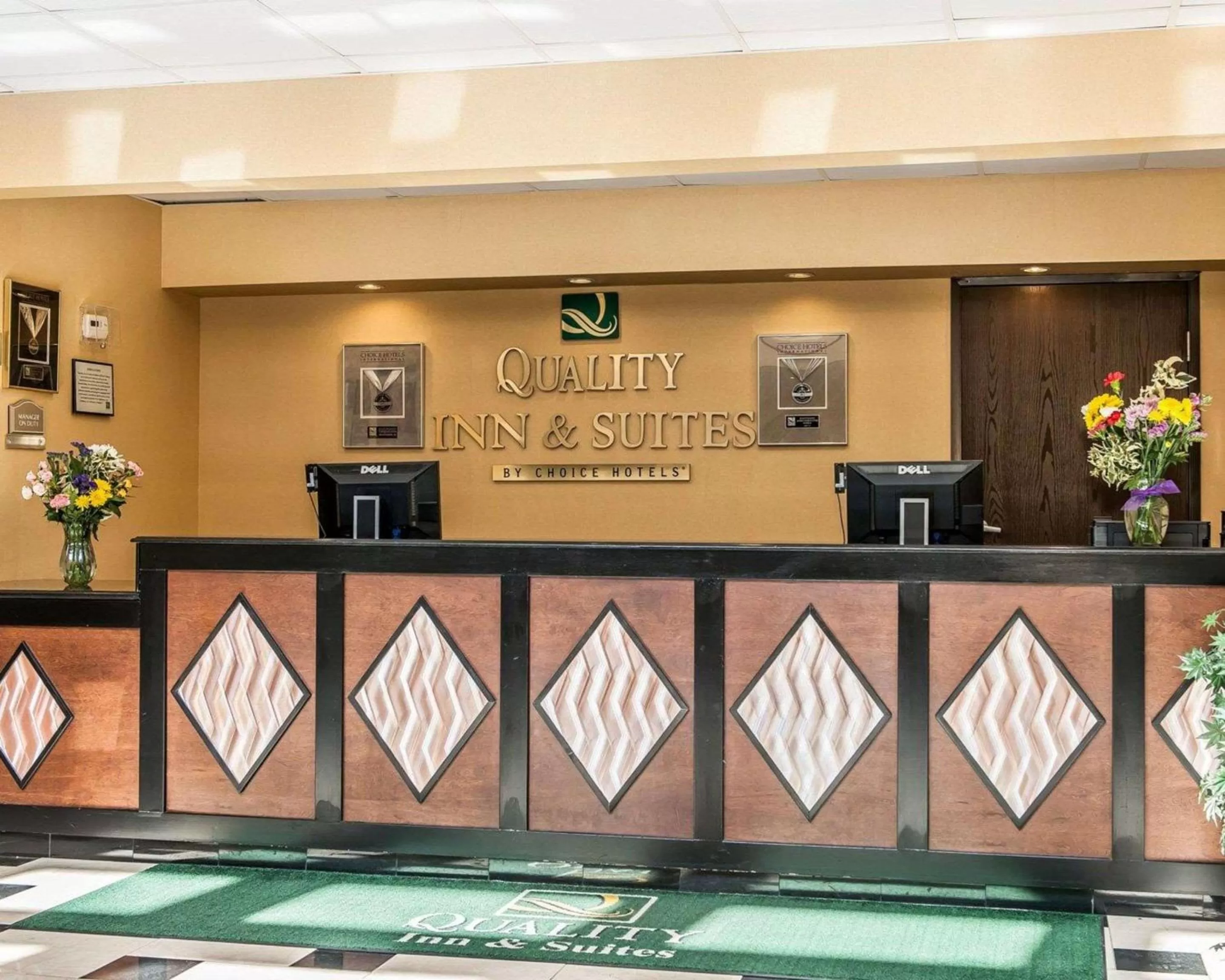 Lobby or reception in Quality Inn & Suites Mattoon South