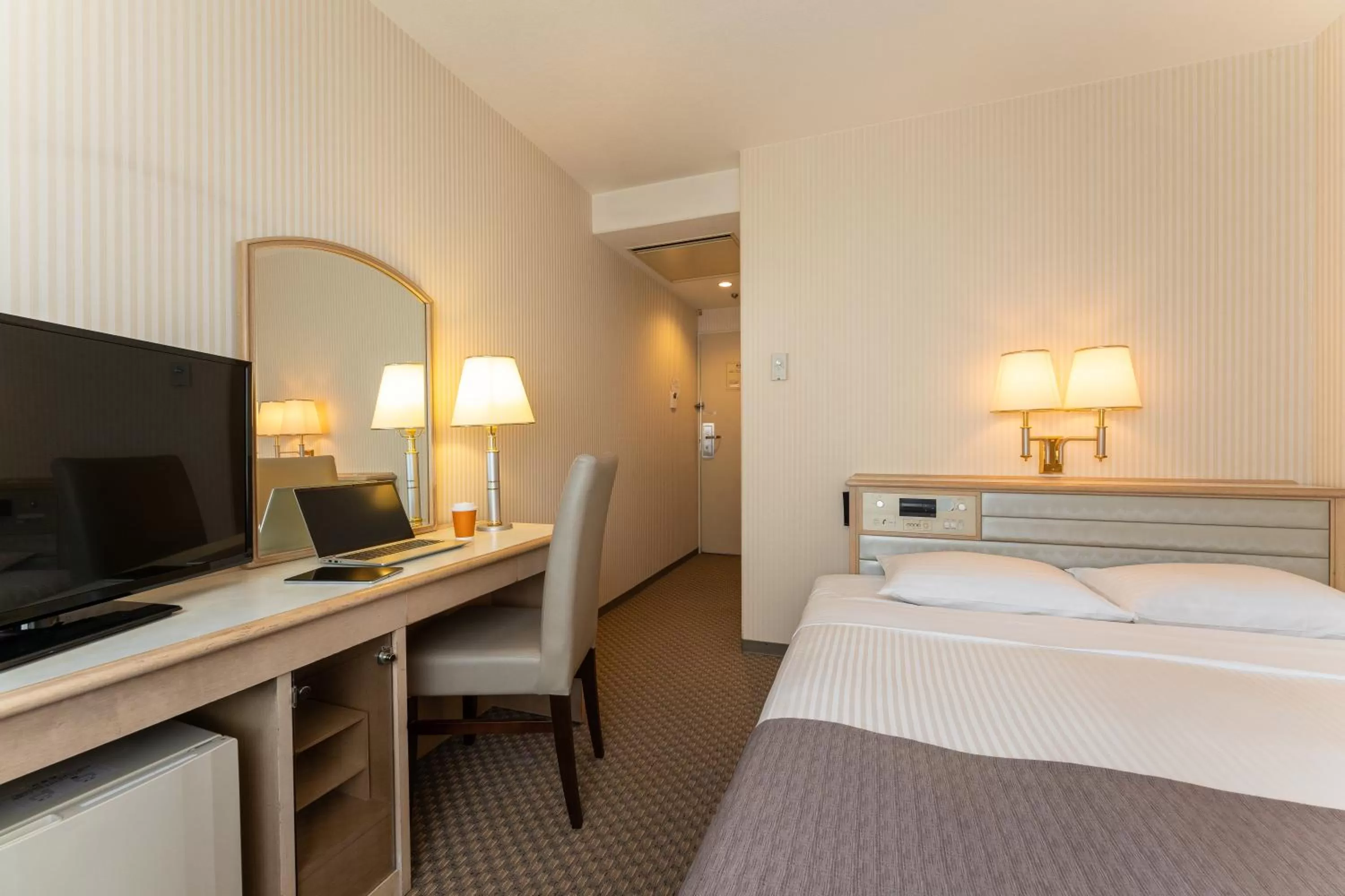 Standard Queen Room - Non-Smoking in HOTEL MYSTAYS Kanazawa Katamachi