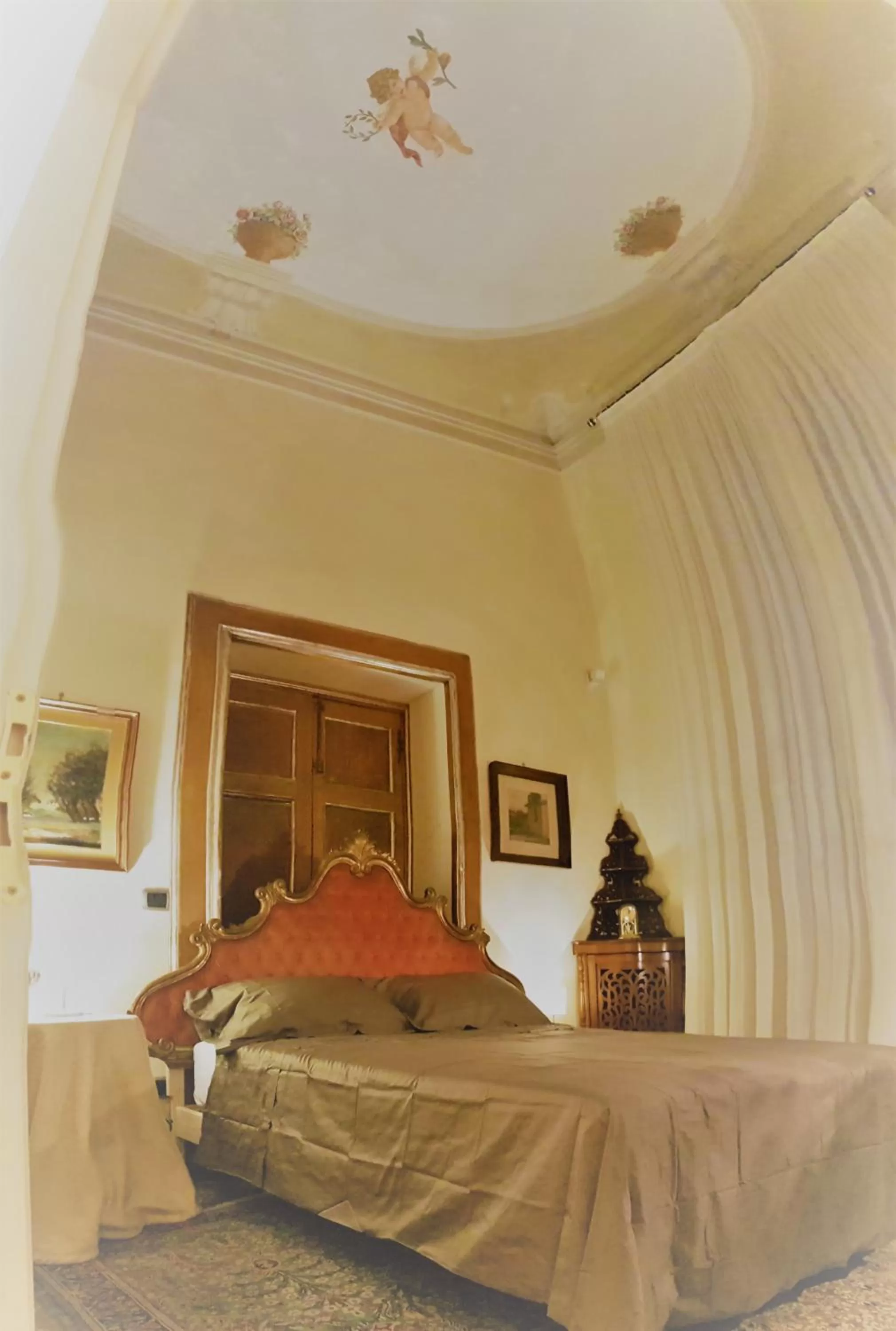 Bed in Gran Suite Piazza Maggiore - T&T communications