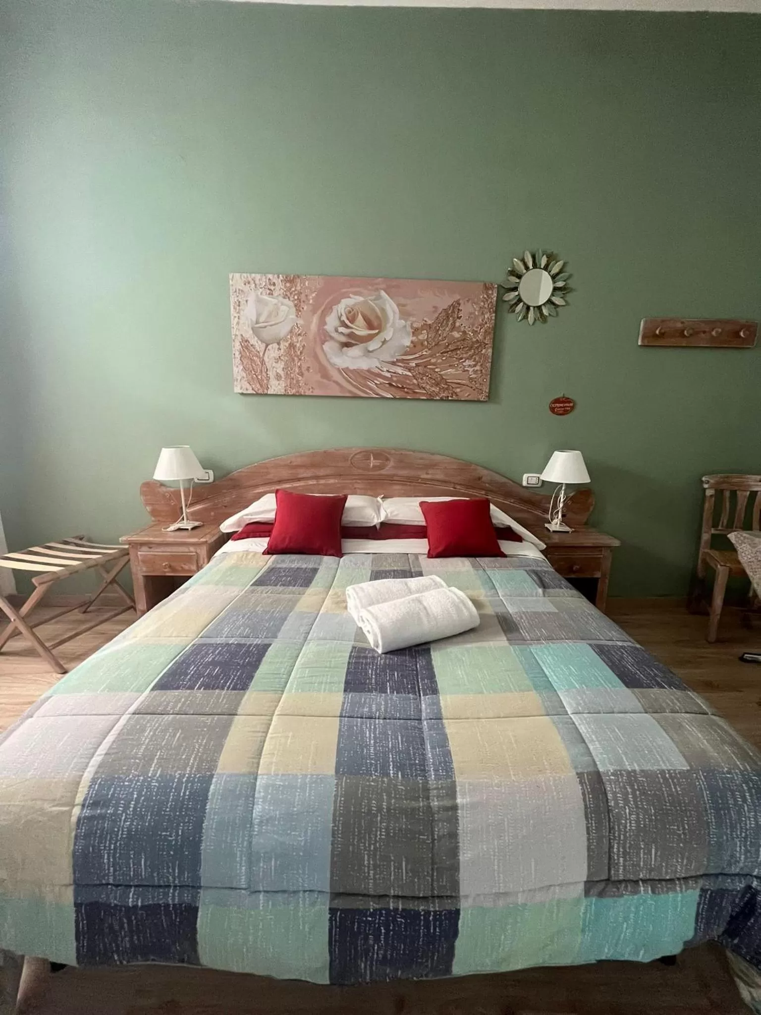 Photo of the whole room, Bed in Cicerone Guest House