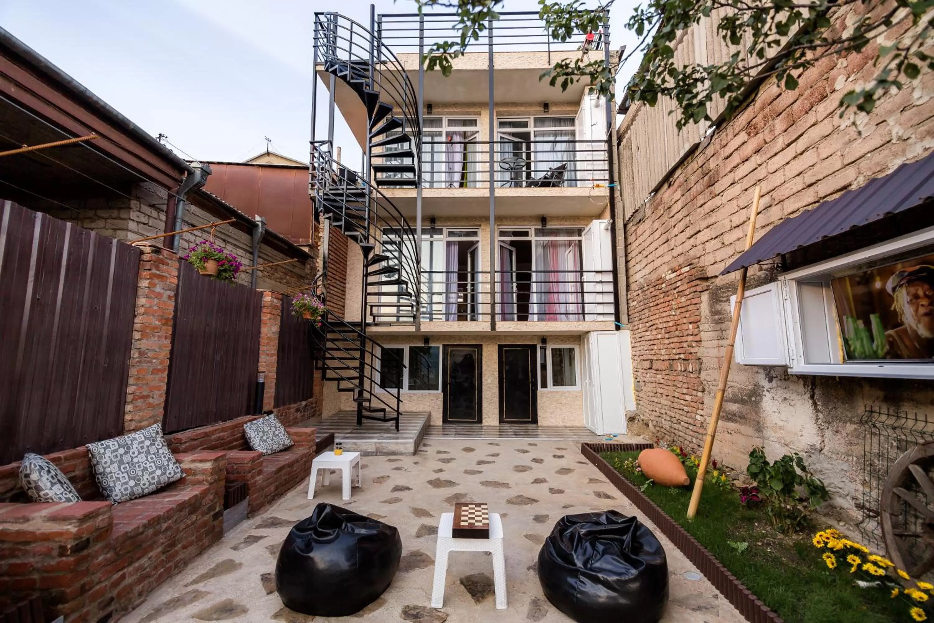 Facade/entrance in Ma Xata