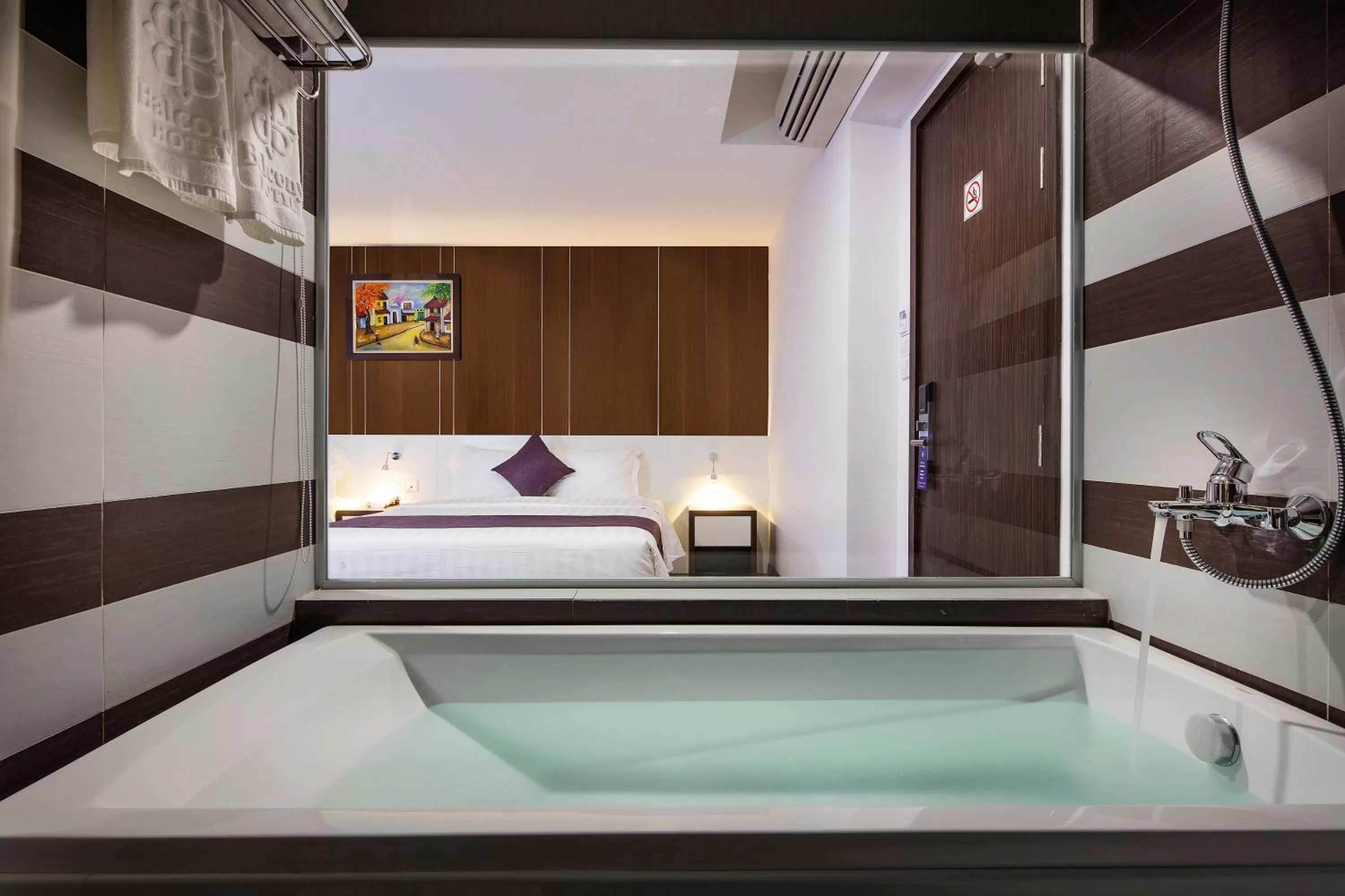 Bathroom in Balcony Nha Trang Hotel