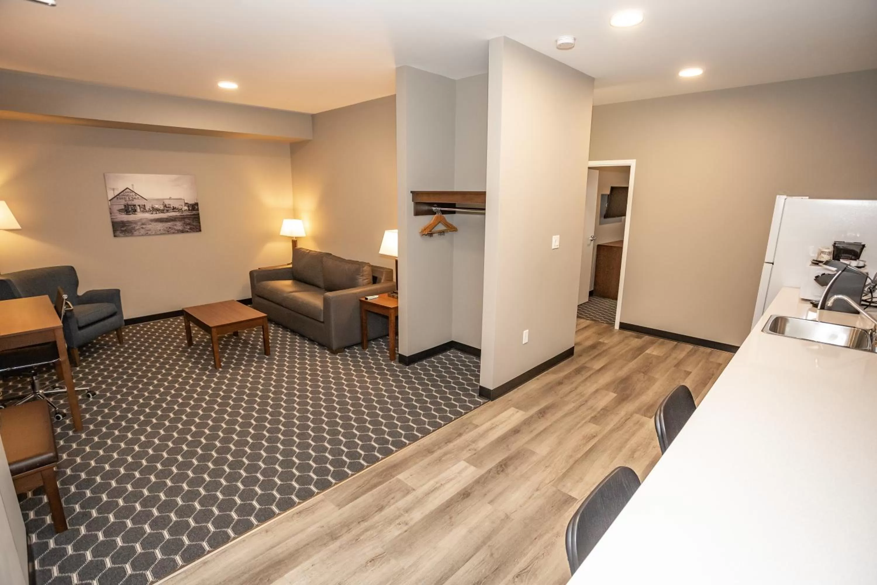 Seating Area in Carman Blue Crescent Hotel