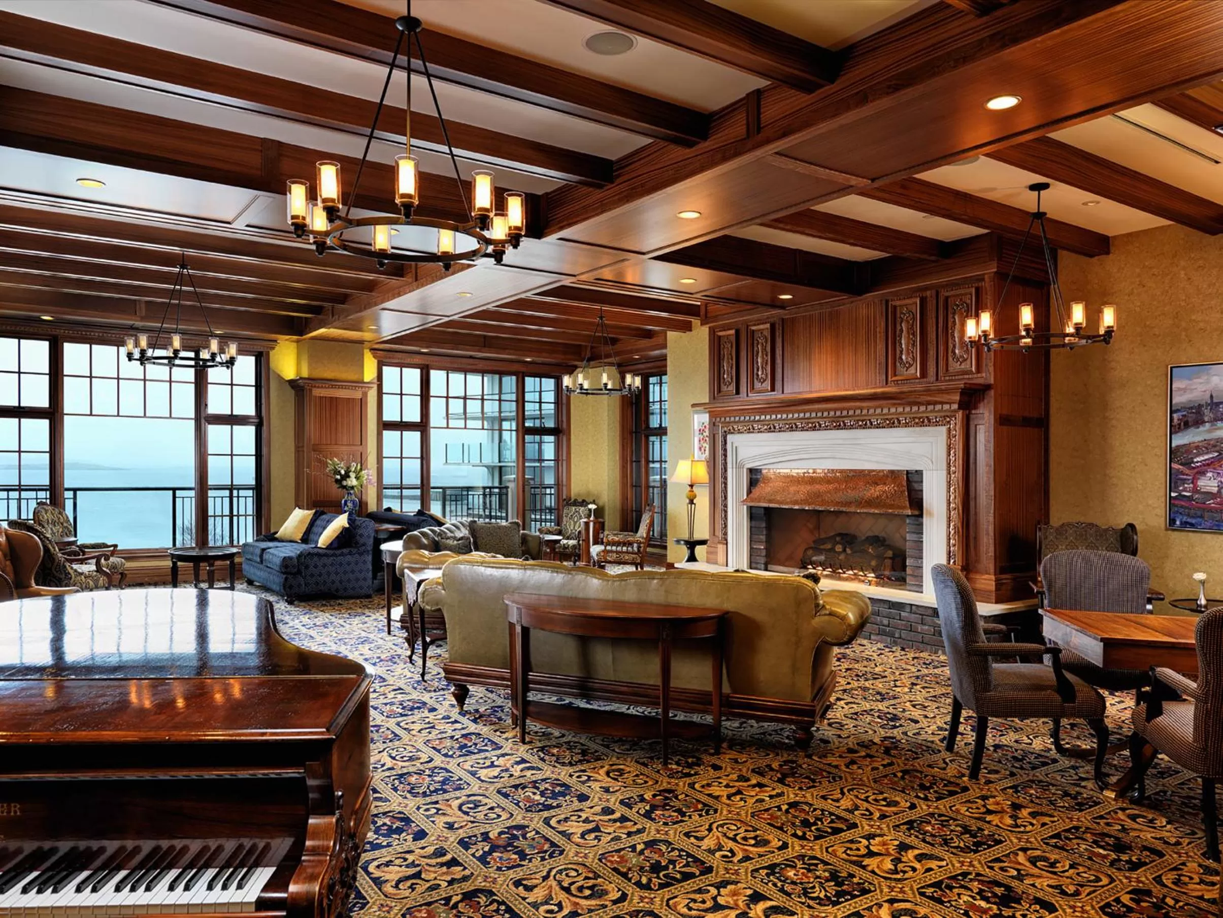 Lounge or bar in Oak Bay Beach Hotel