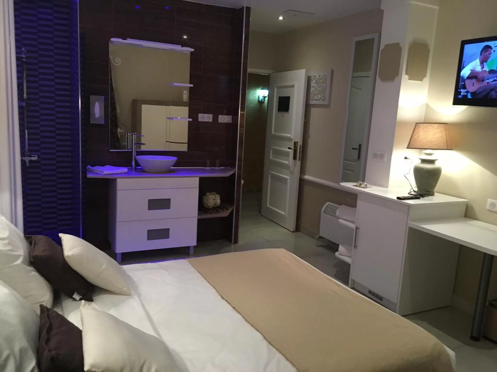 Bed in Hotel Le Cilaos