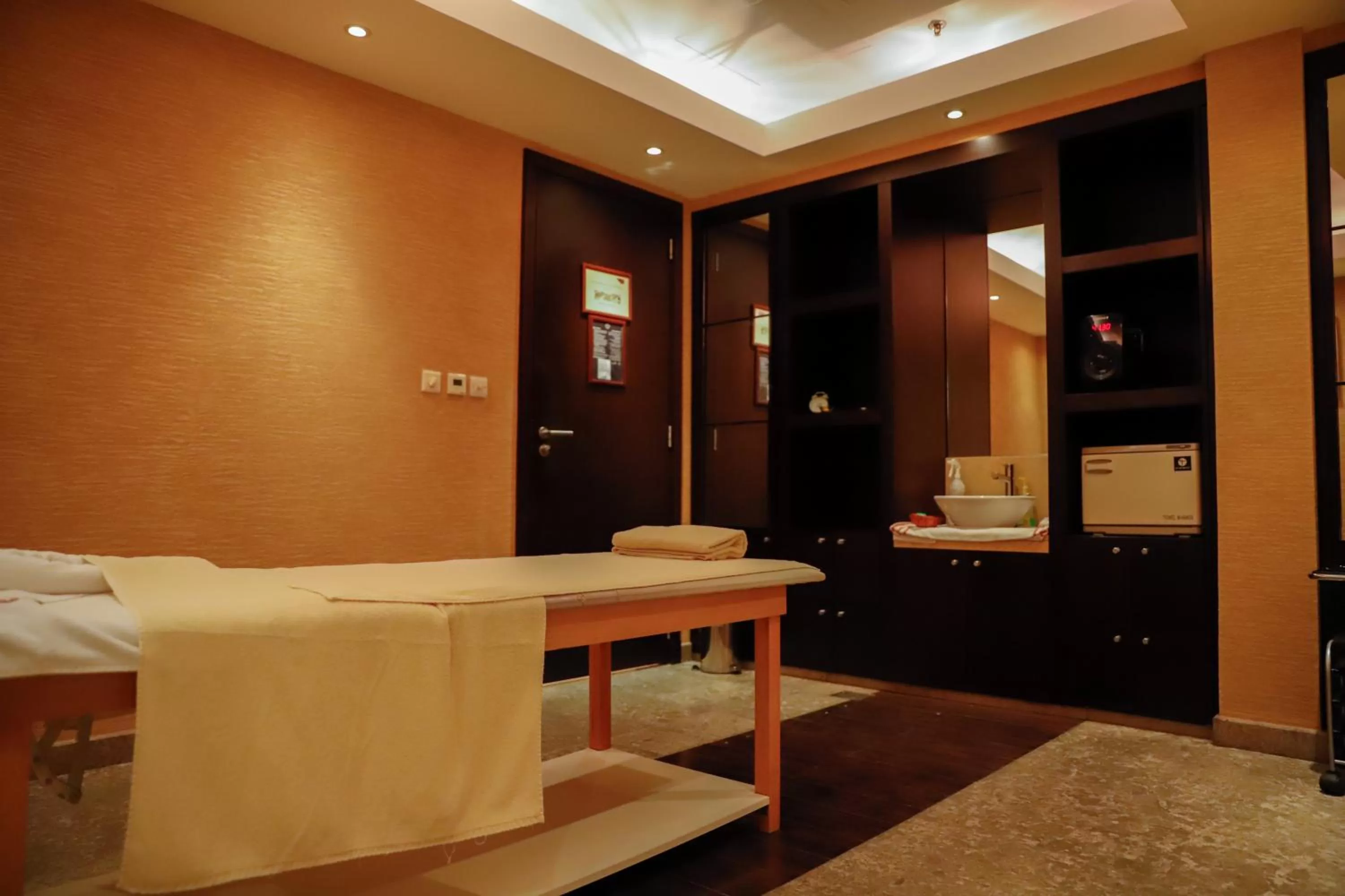 Spa and wellness centre/facilities in Crowne Plaza Sohar by IHG