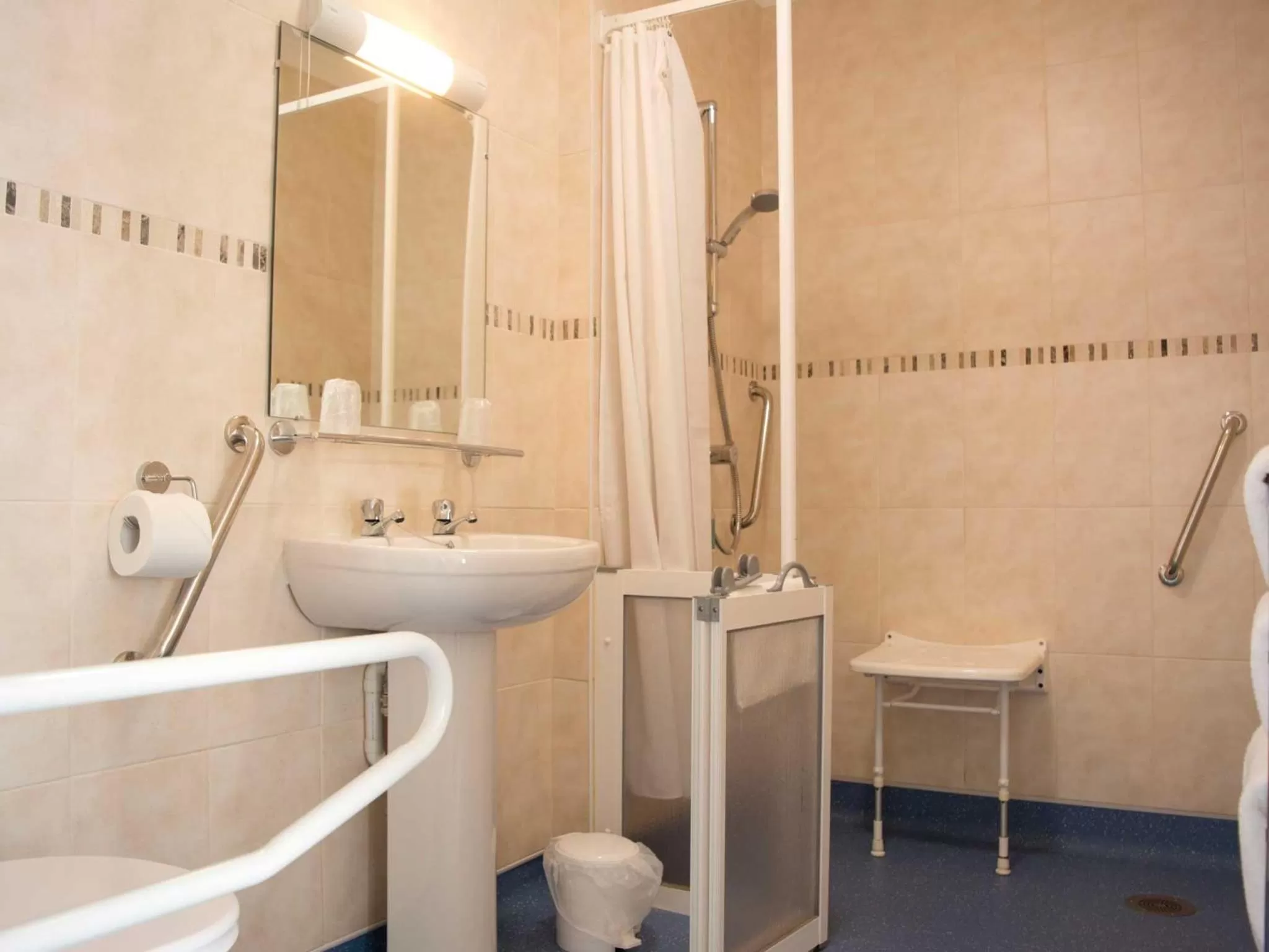 Bathroom in TLH Carlton Hotel - TLH Leisure, Entertainment and Spa Resort