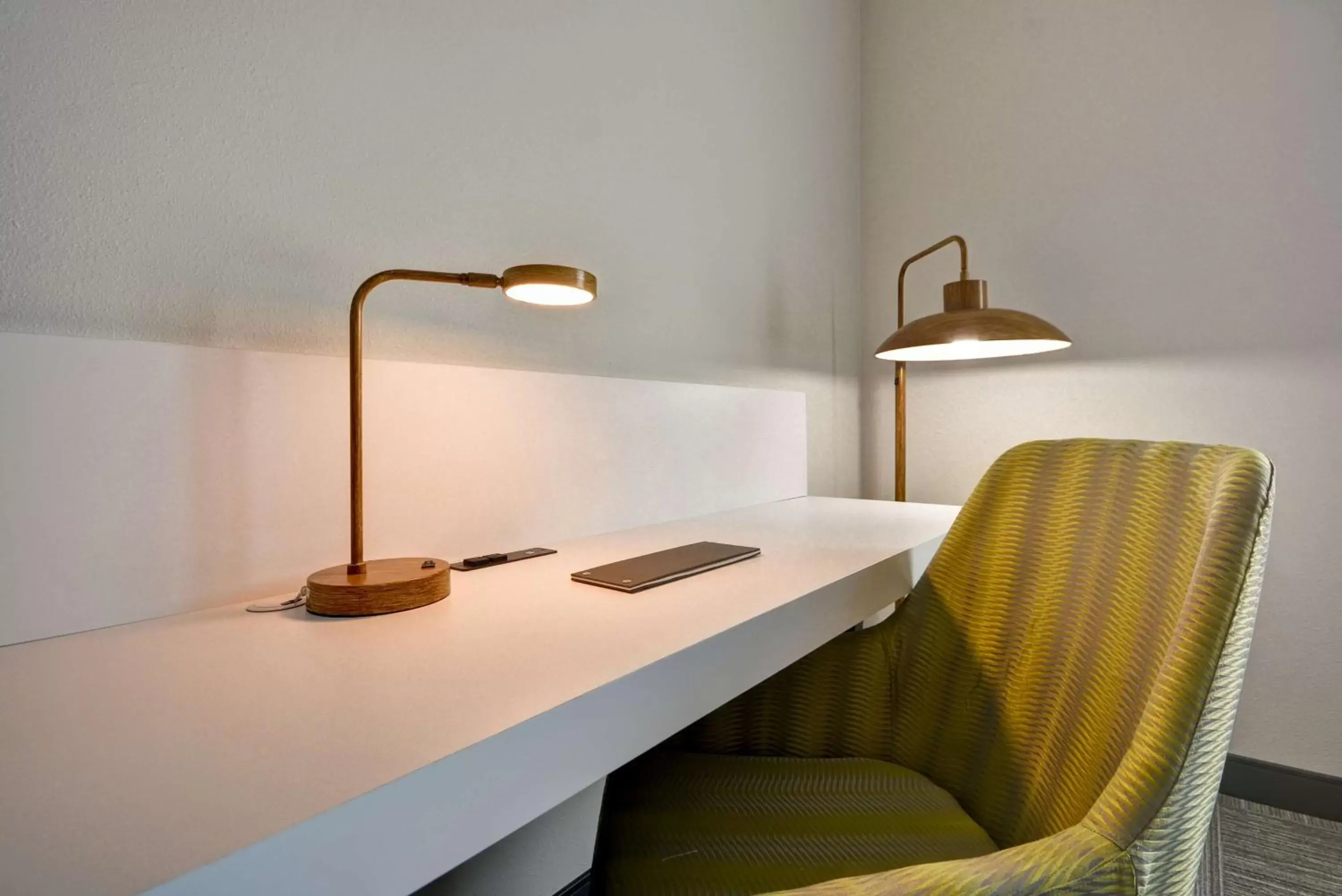 King Room with Tub - Mobility and Hearing Access in Hilton Garden Inn Tulsa-Broken Arrow, OK King Room with Tub - Mobility and Hearing Access in Hilton Garden Inn Tulsa-Broken Arrow, OK