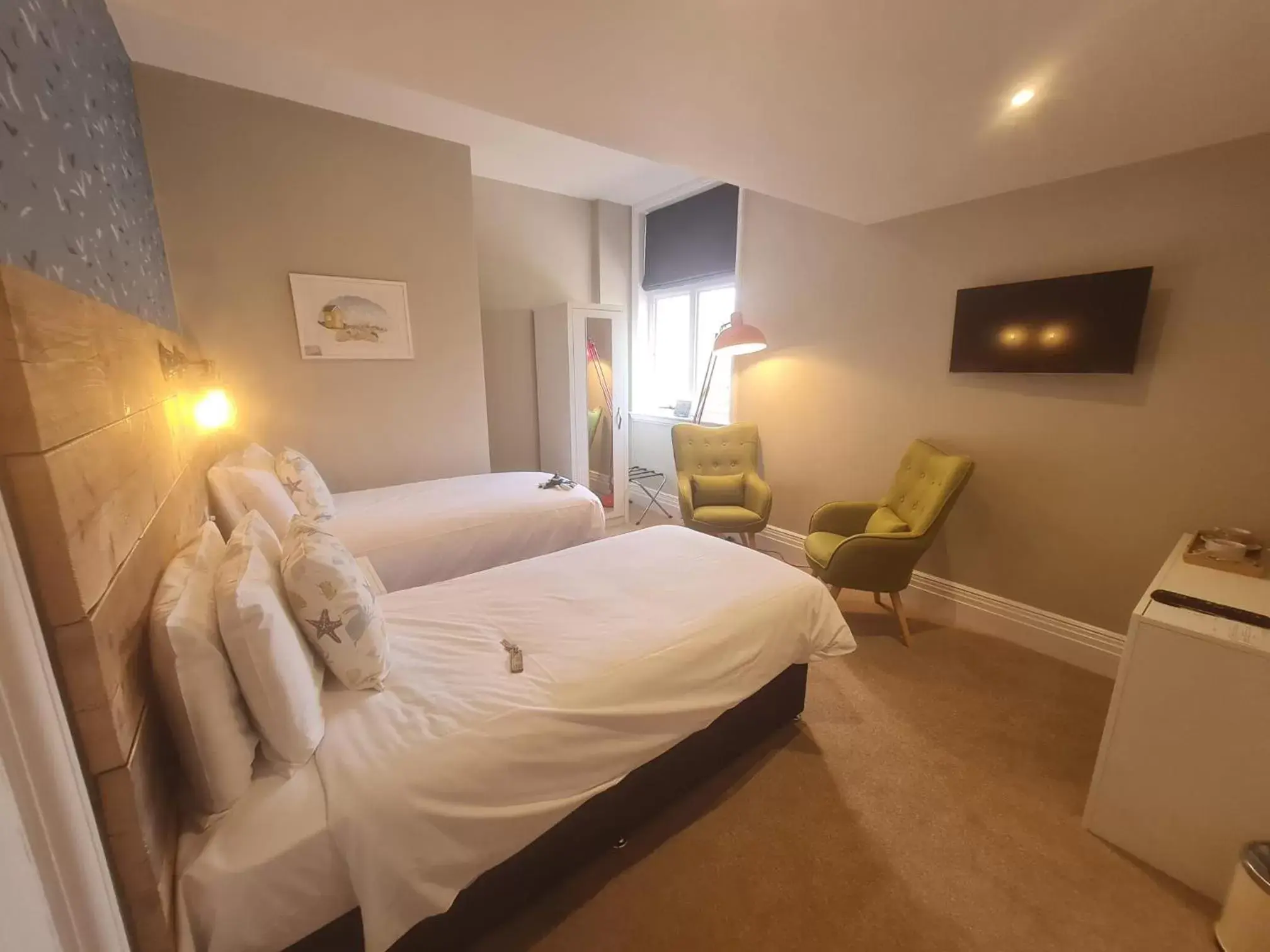 Twin Room with Shower in The Randolph Hotel Twin Room with Shower in The Randolph Hotel