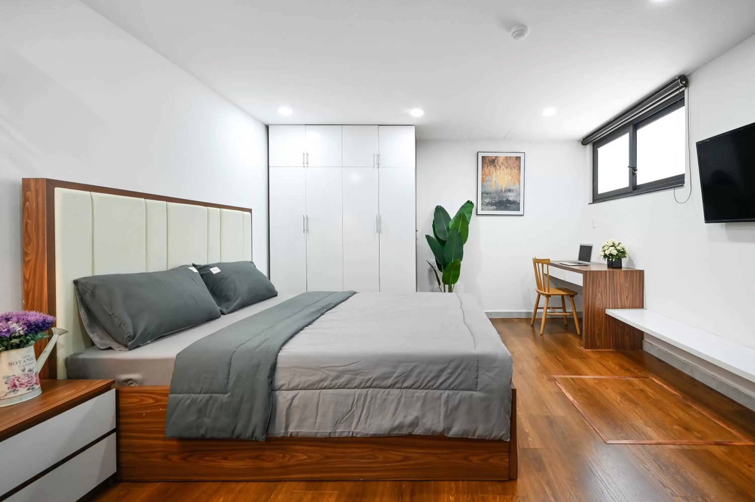 Bed in Spring Hill Apartment -The High Class