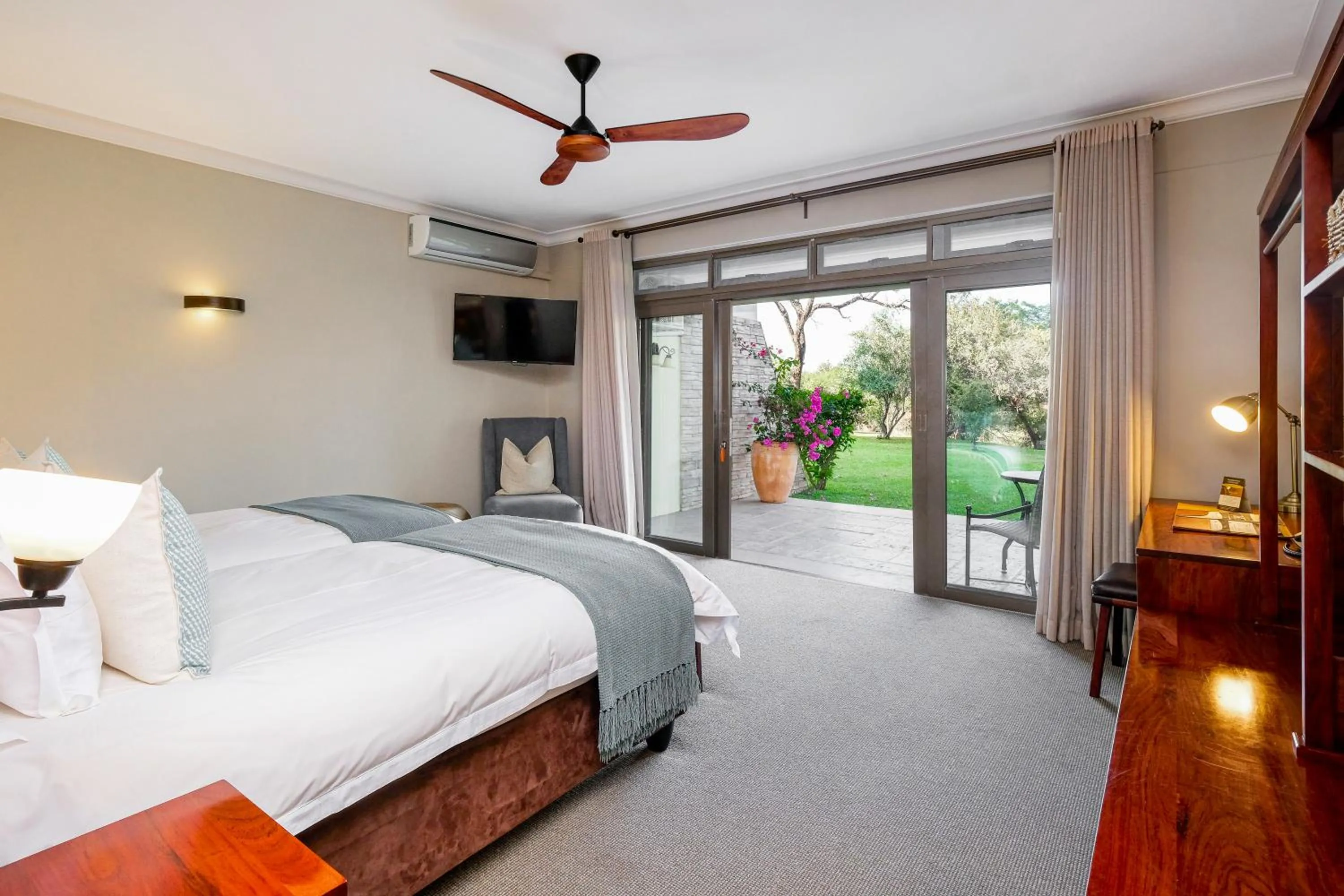 Bedroom, Bed in Ilala Lodge Hotel