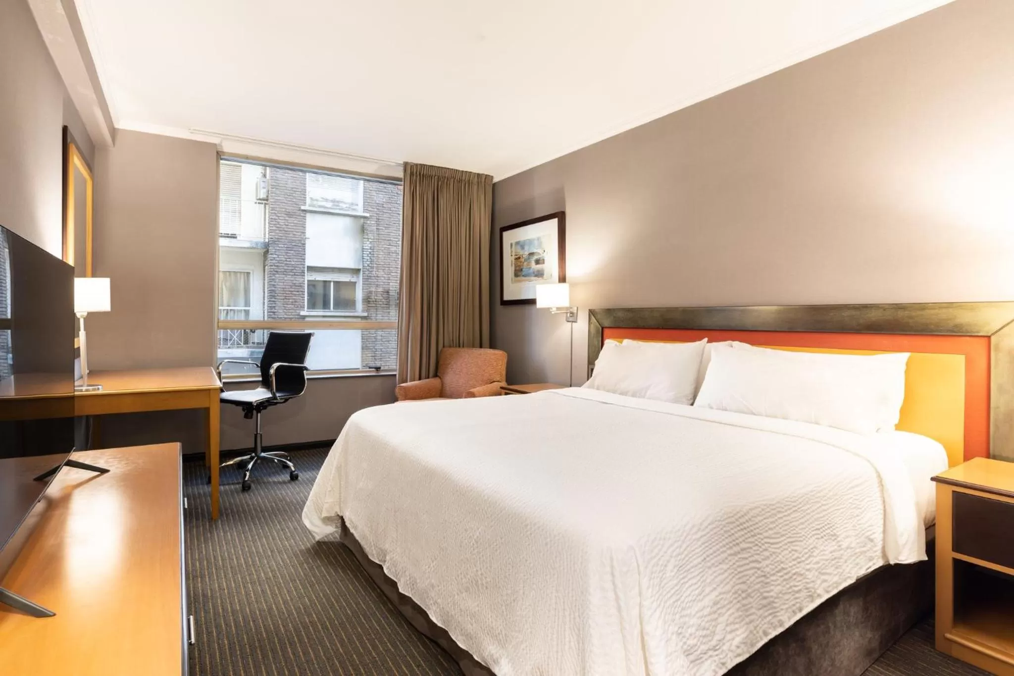 Photo of the whole room, Bed in Holiday Inn Express Puerto Madero by IHG