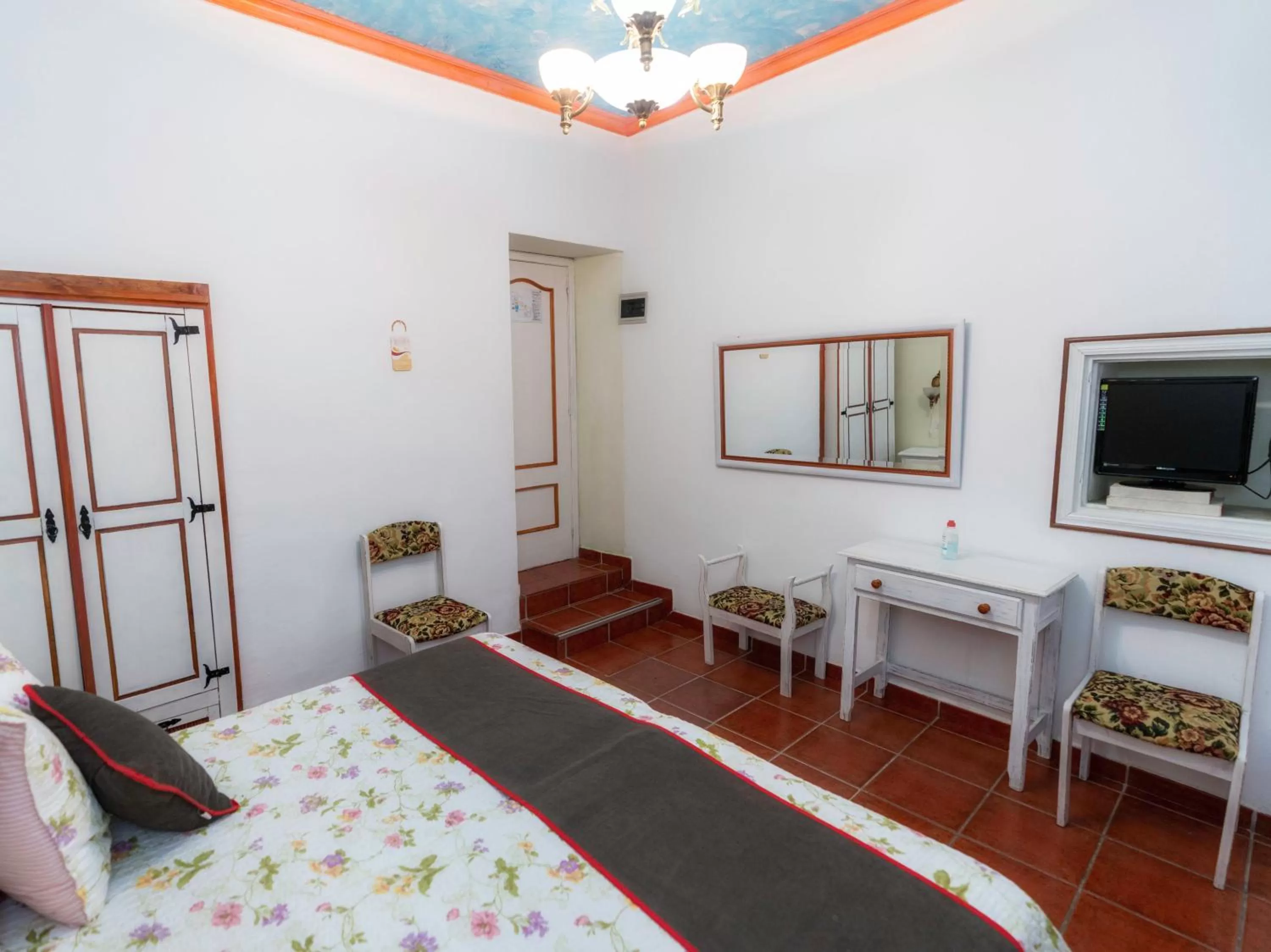 Bedroom, Bed in Hotel Las Palmeras by Vivere Stays