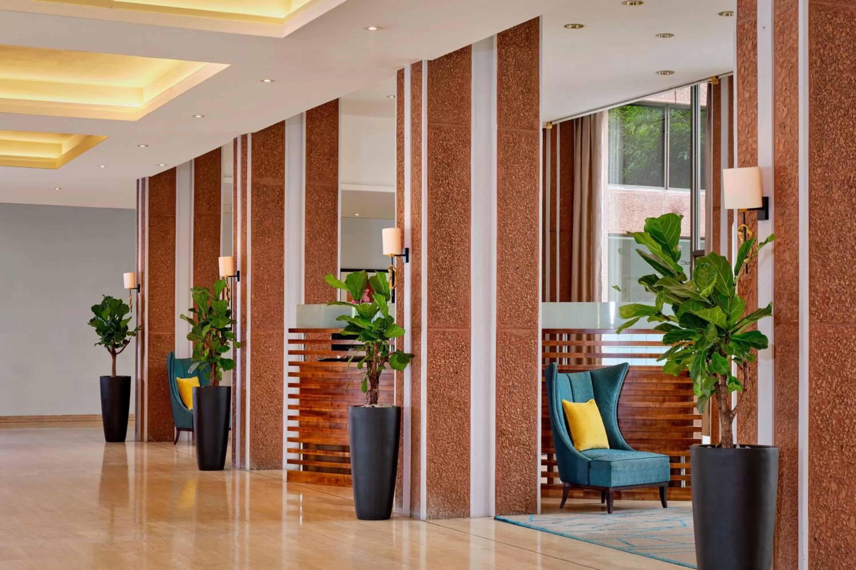 Lobby or reception in Sheraton Skyline Hotel London Heathrow