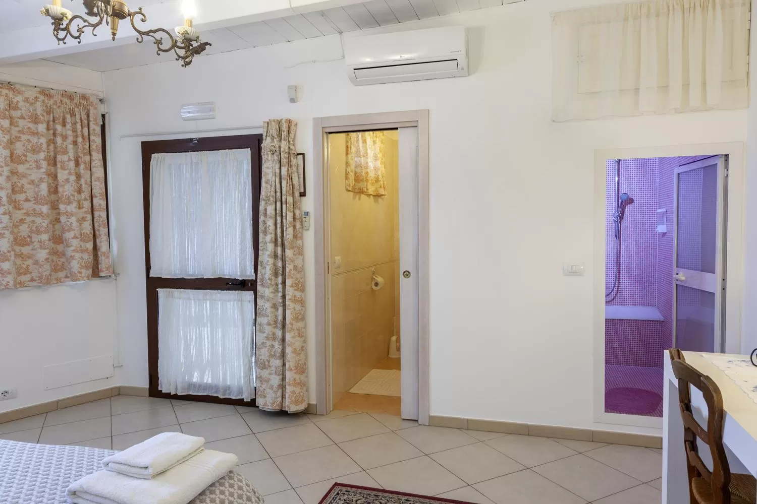 Bed in B&B Barletta Acasamia con Parcheggio Privato