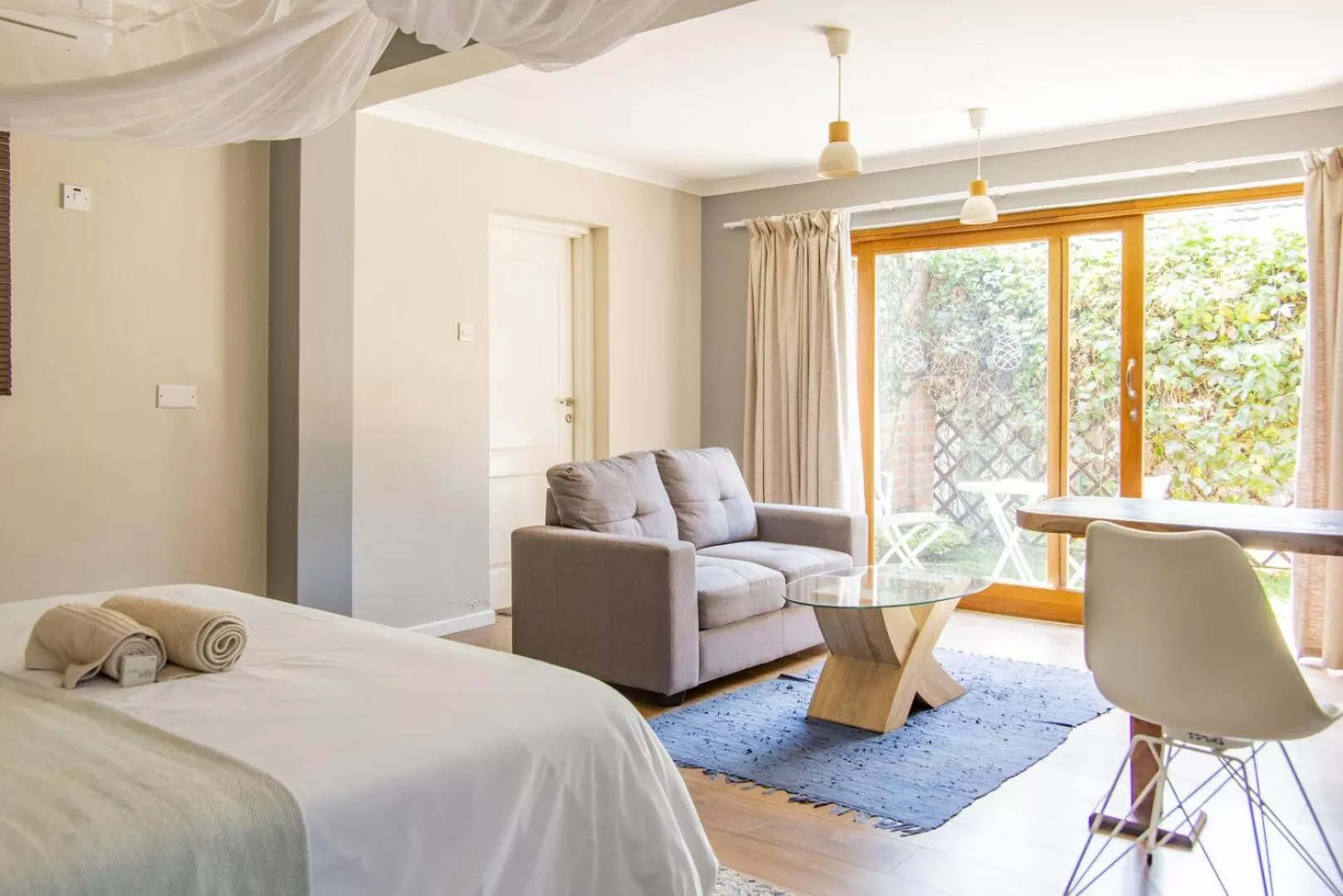 The Leslie - Bed & Breakfast