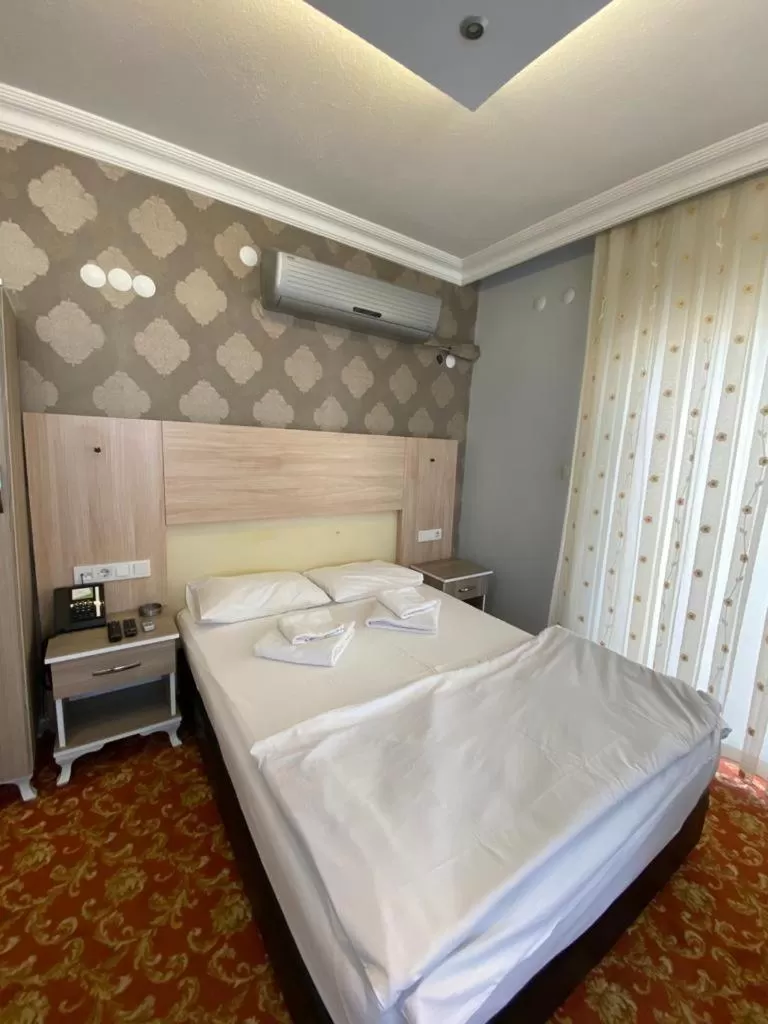 Photo of the whole room, Bed in Sakran Hotel