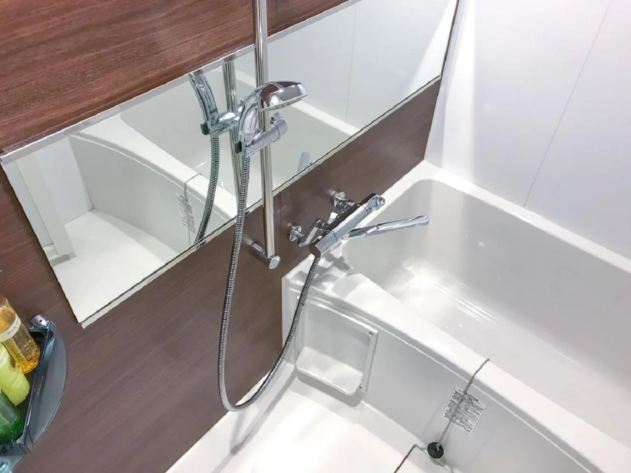 Shower in HOTEL LiVEMAX Shinjuku Kabukicho-Meijidori