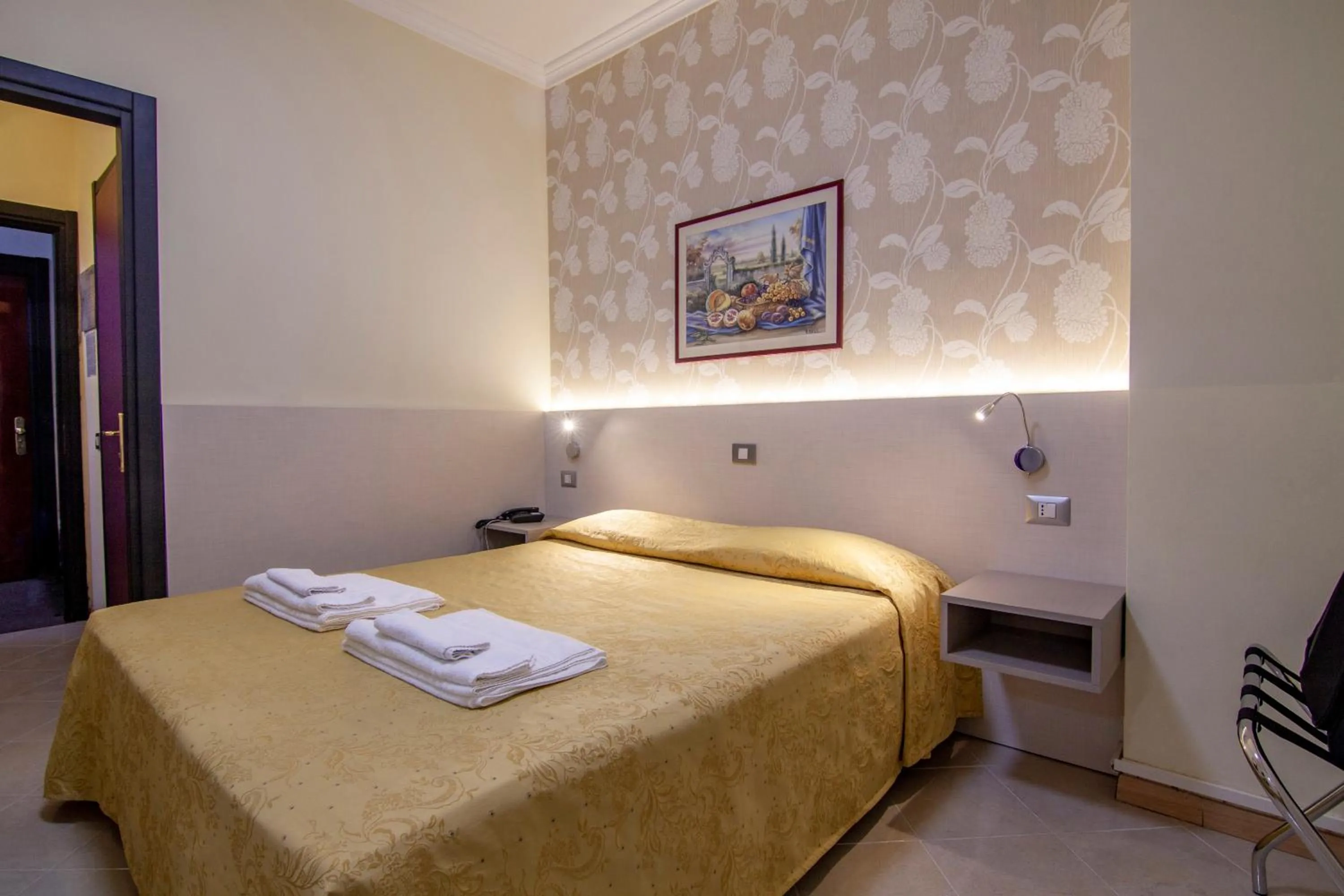 Bed in Hotel Dei Fiori