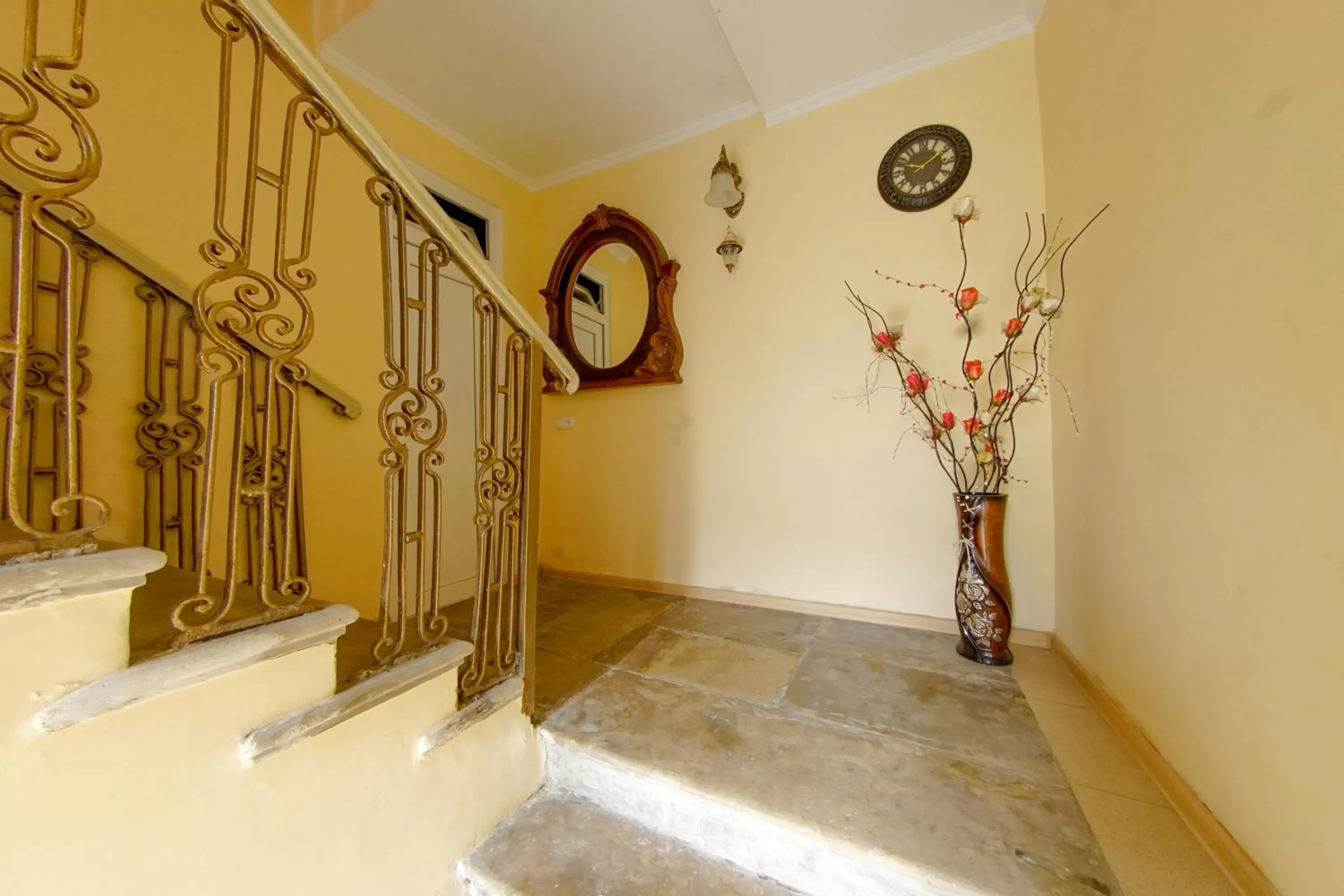 Facade/entrance in House 1899