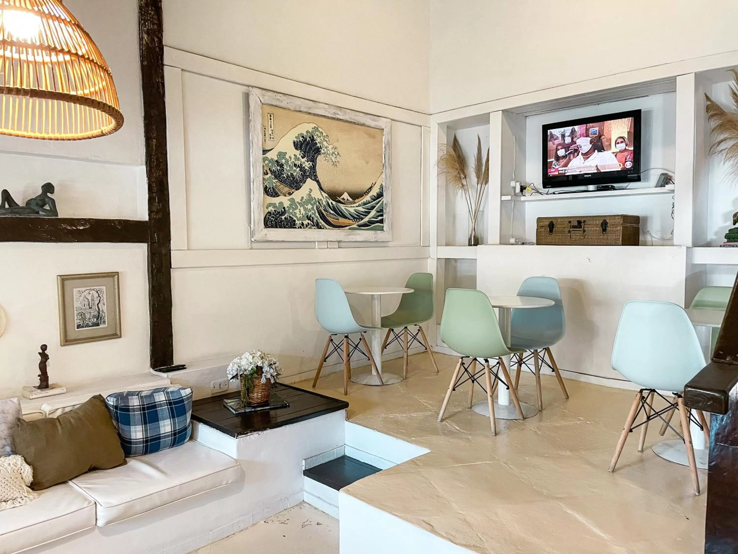 Communal lounge/ TV room in Pousada Marittima