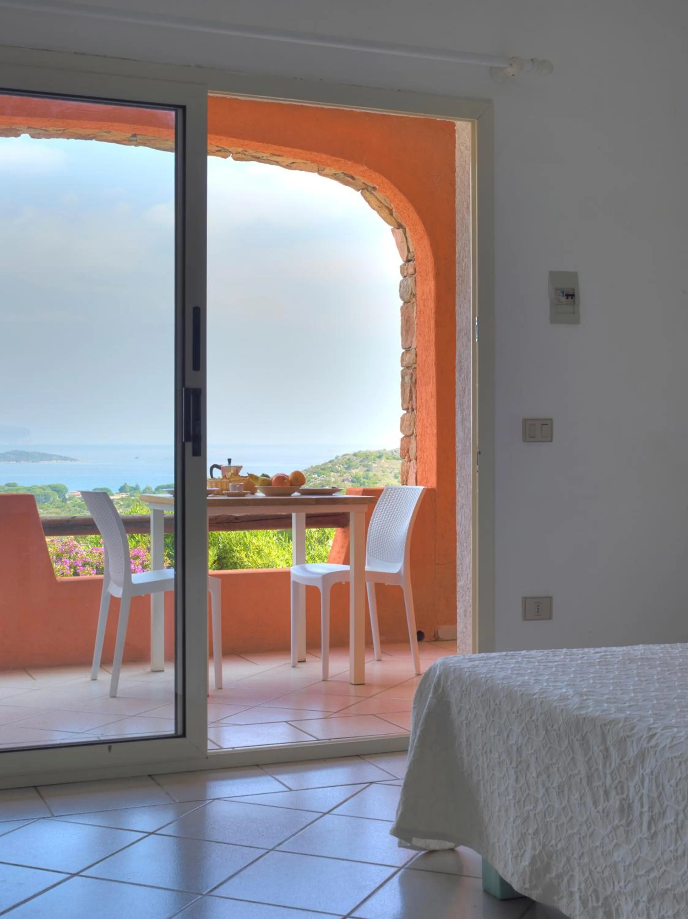 View (from property/room), Bed in Residence Hotel Lu Nibareddu