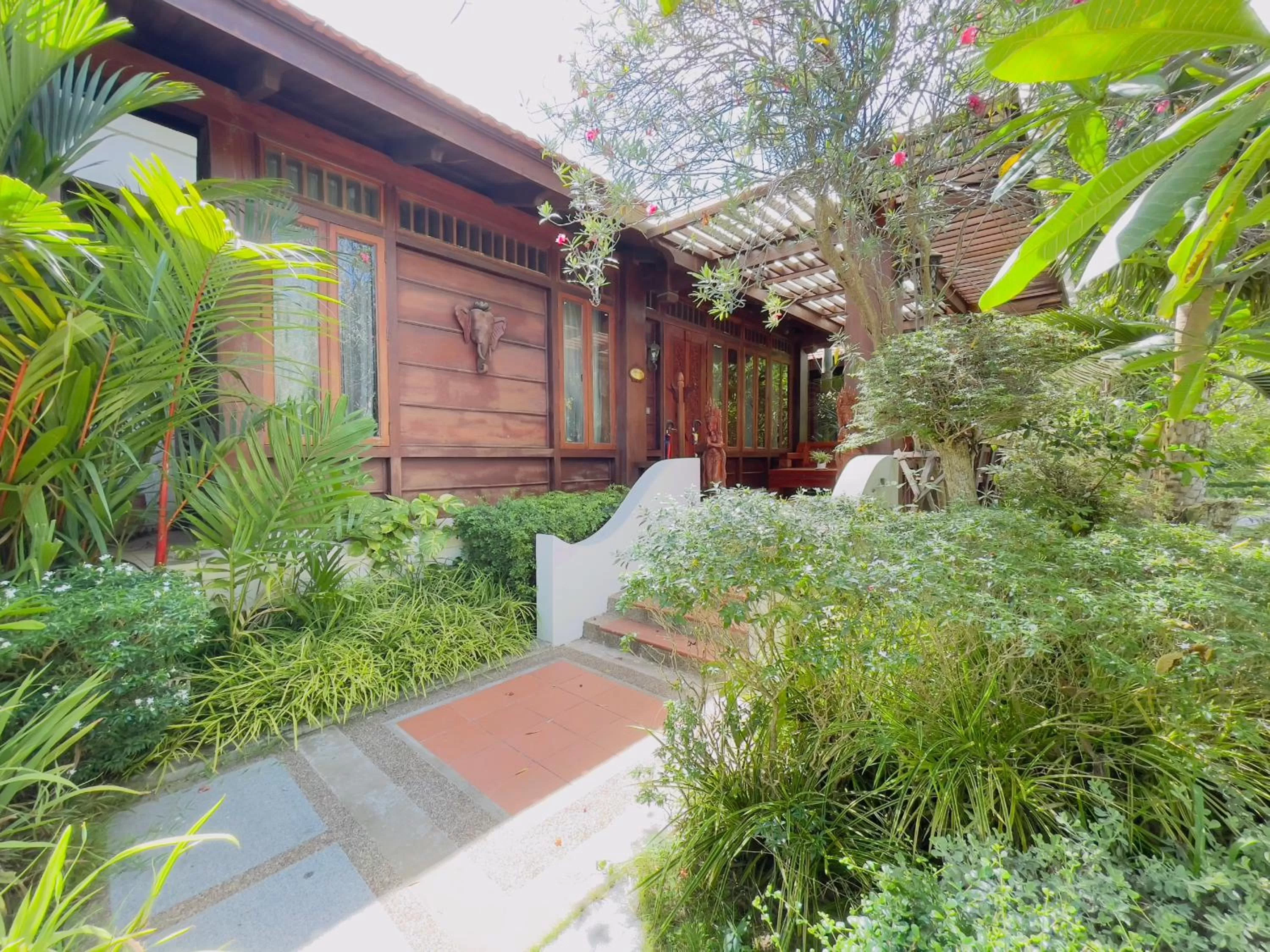 Garden, Property Building in Try Palace Resort-Kep