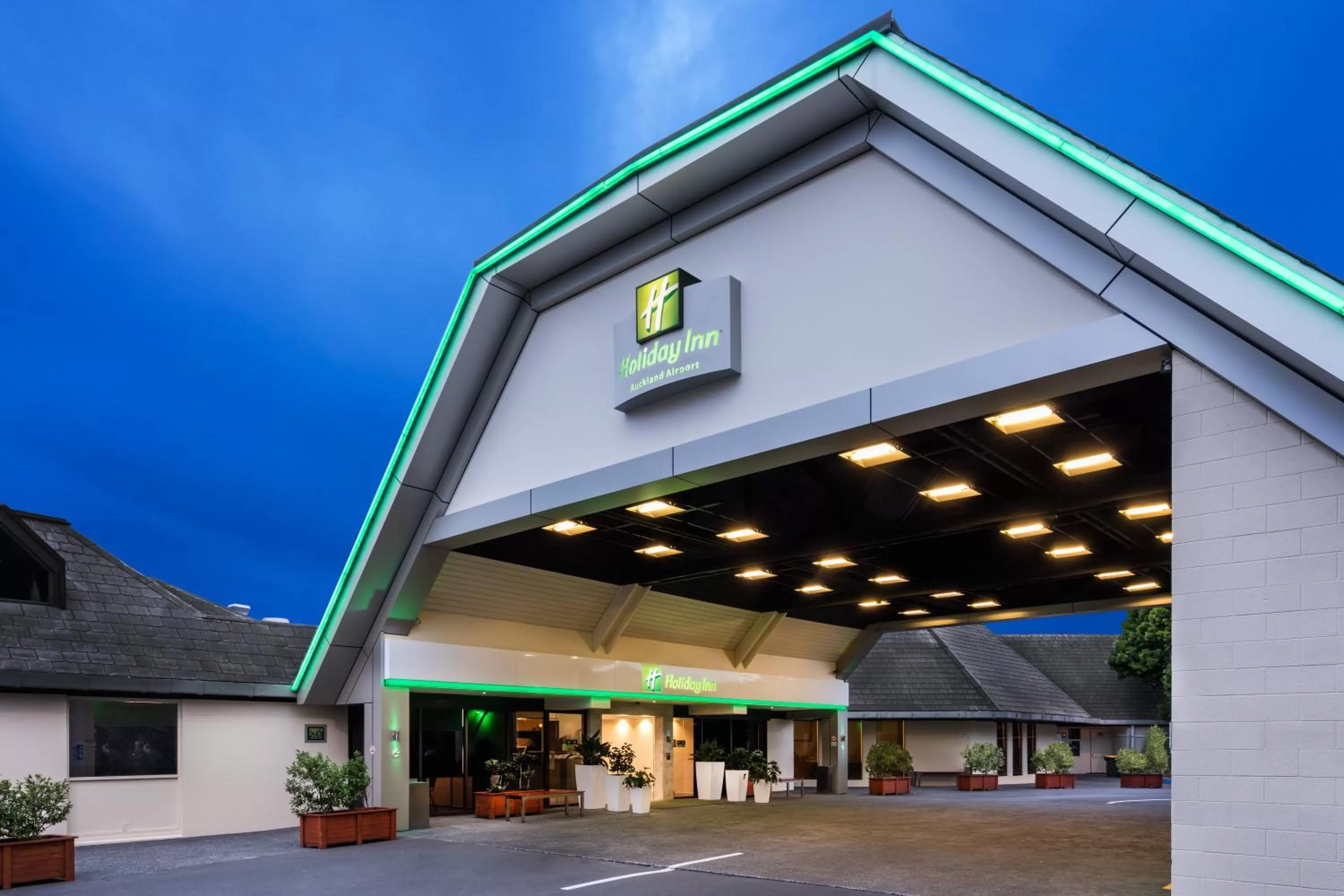 Property building in Holiday Inn Auckland Airport by IHG