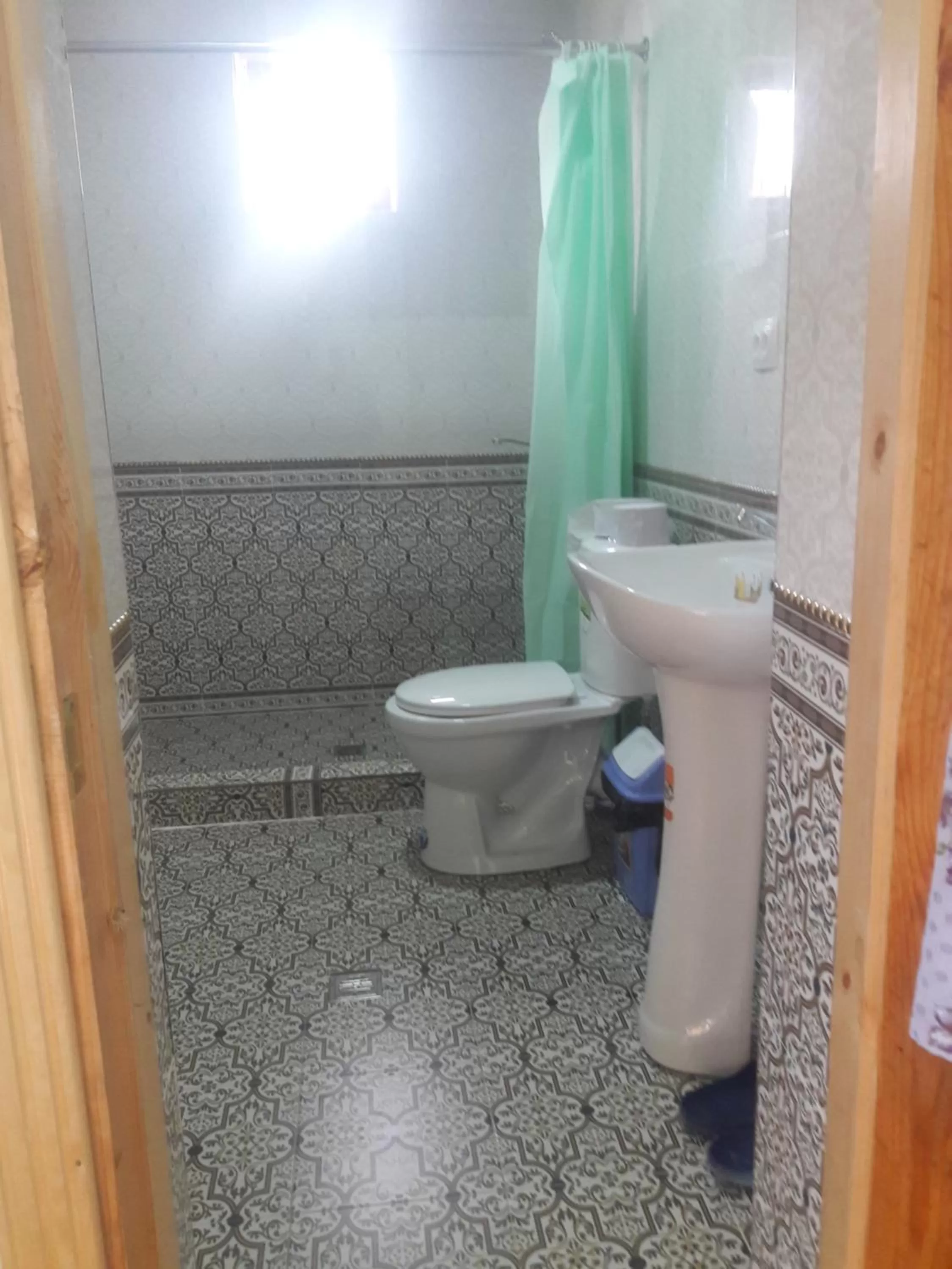 Shower, Bathroom in HOTEL-129