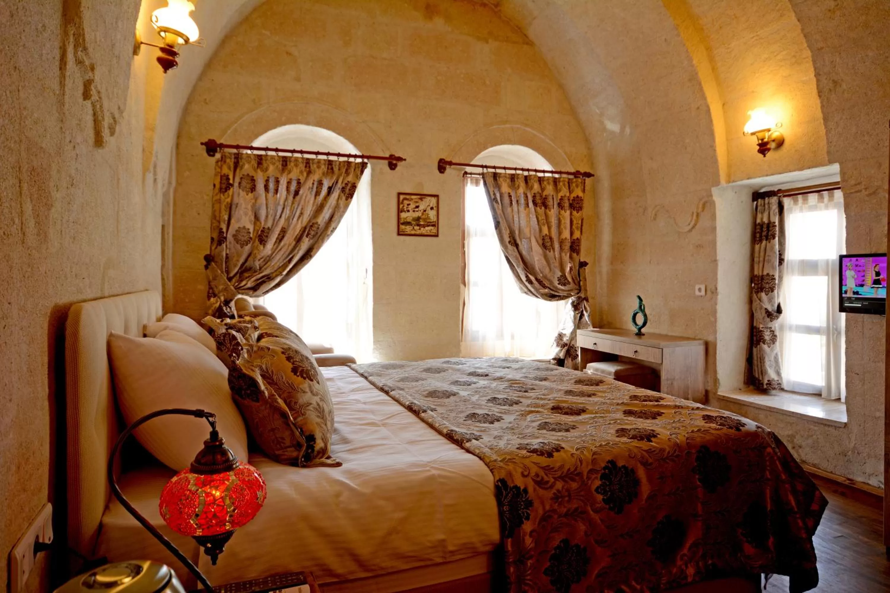 Photo of the whole room, Bed in Diamond of Cappadocia