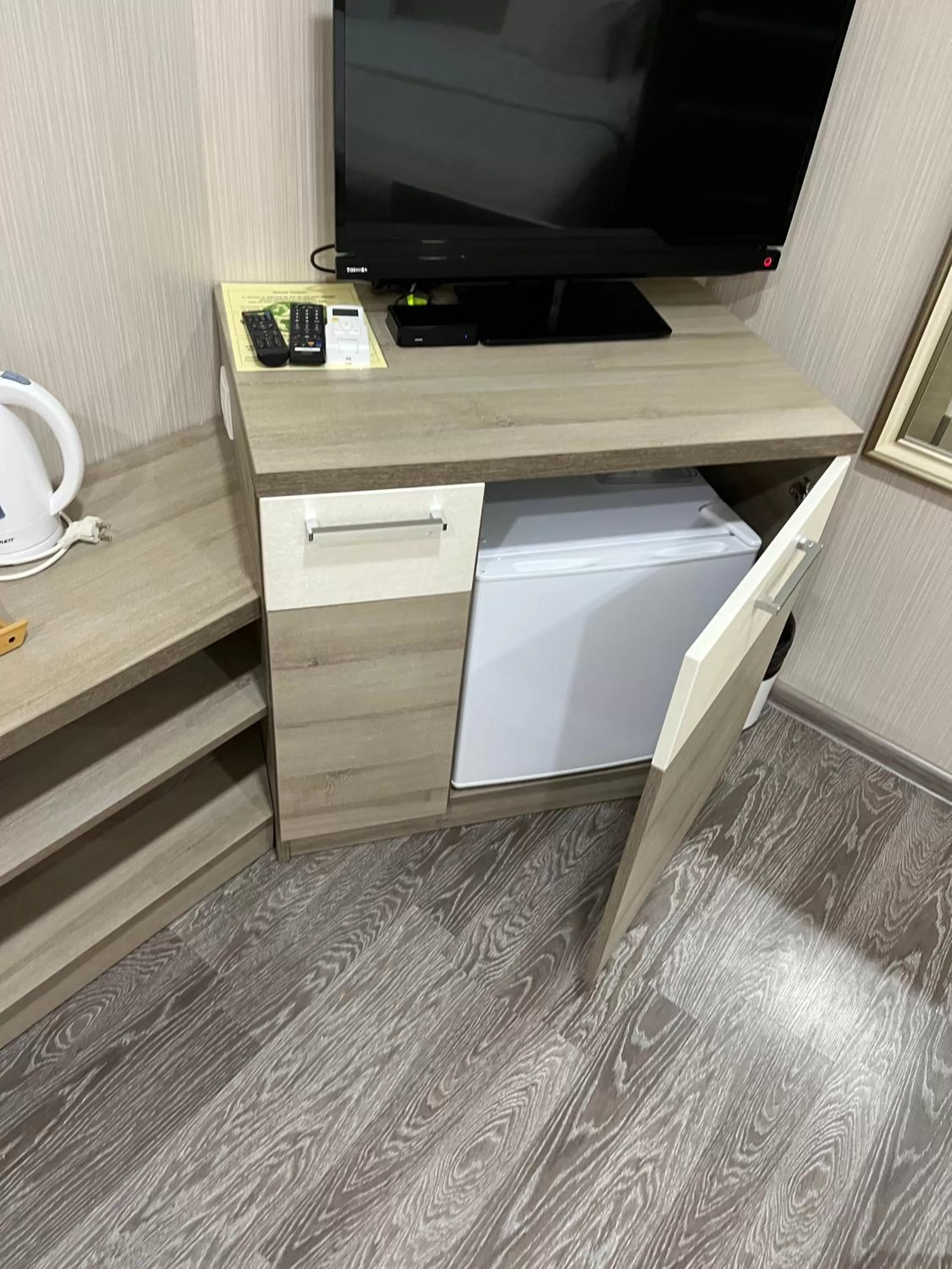 TV and multimedia, TV/Entertainment Center in Elite Hotel