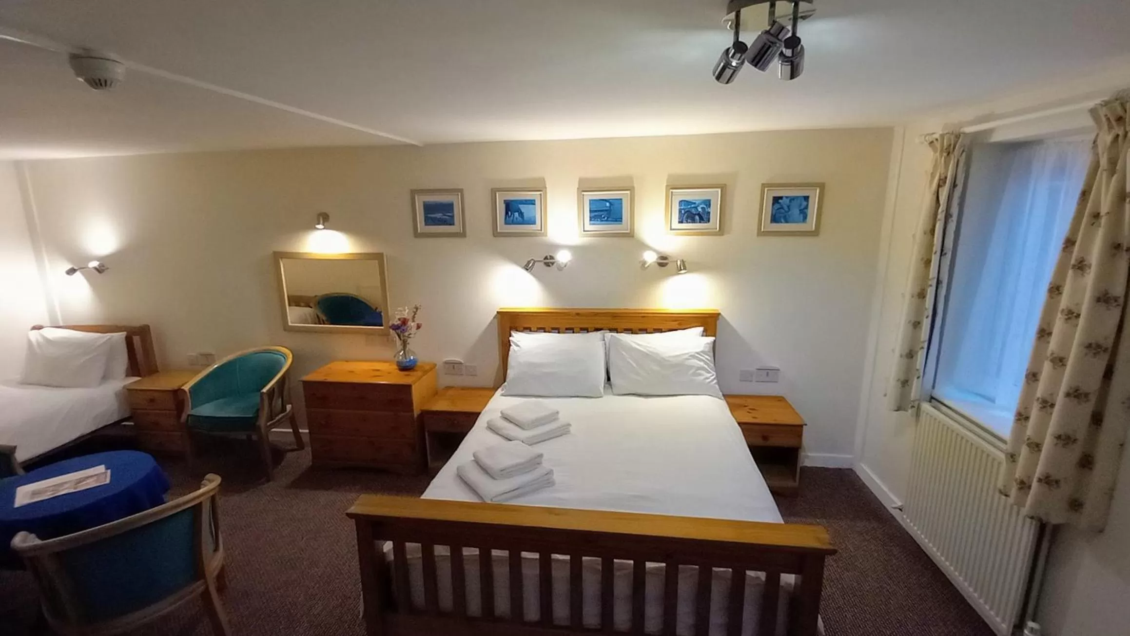 Photo of the whole room, Bed in Ivybridge Guesthouse