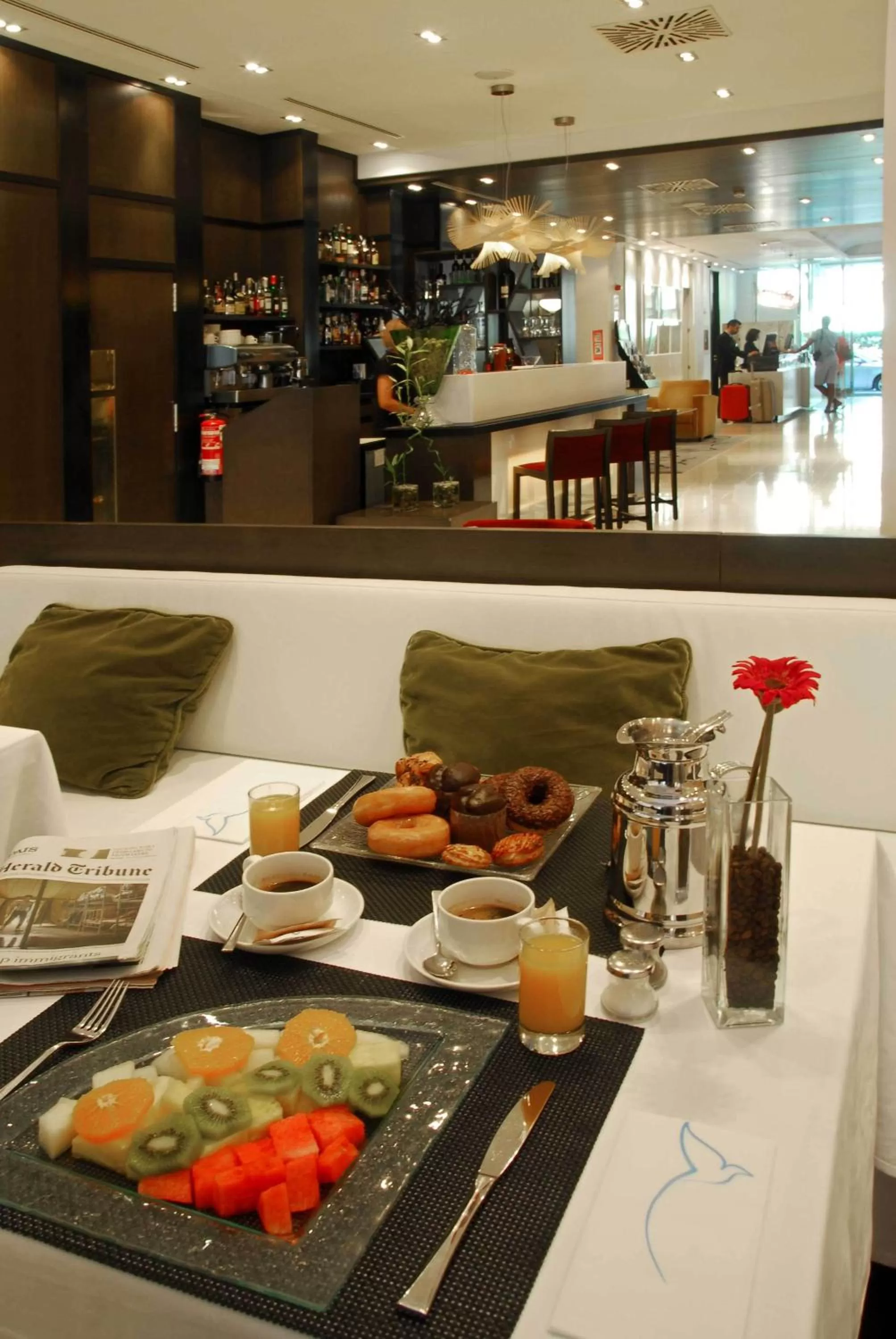 Lounge or bar in Grupotel Gran Via 678