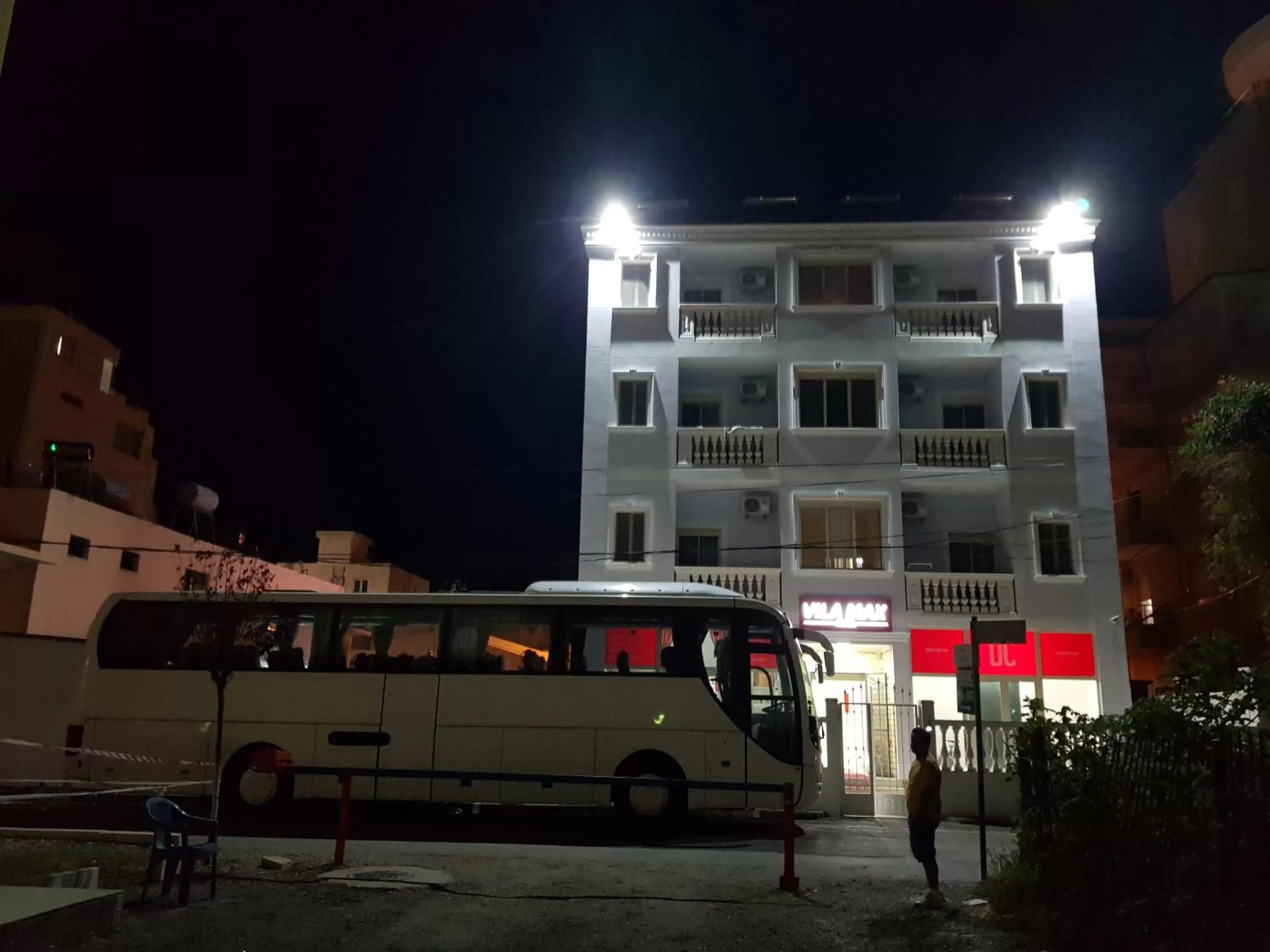 Property Building in Vila MAX