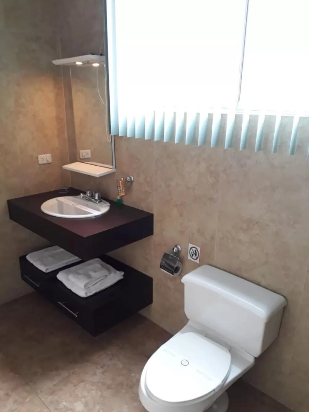 Bathroom in Misuitehotel La Carolina Quito