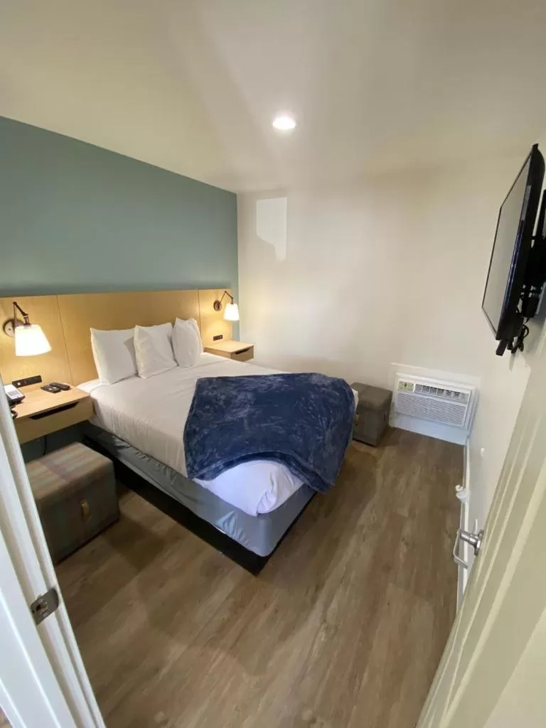 Bed in Salt Air Lodge