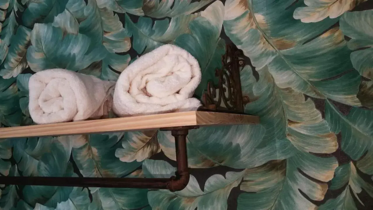 Deluxe Queen Room in Kingsgate Nandoni Dam, Thohoyandou Deluxe Queen Room in Kingsgate Nandoni Dam, Thohoyandou