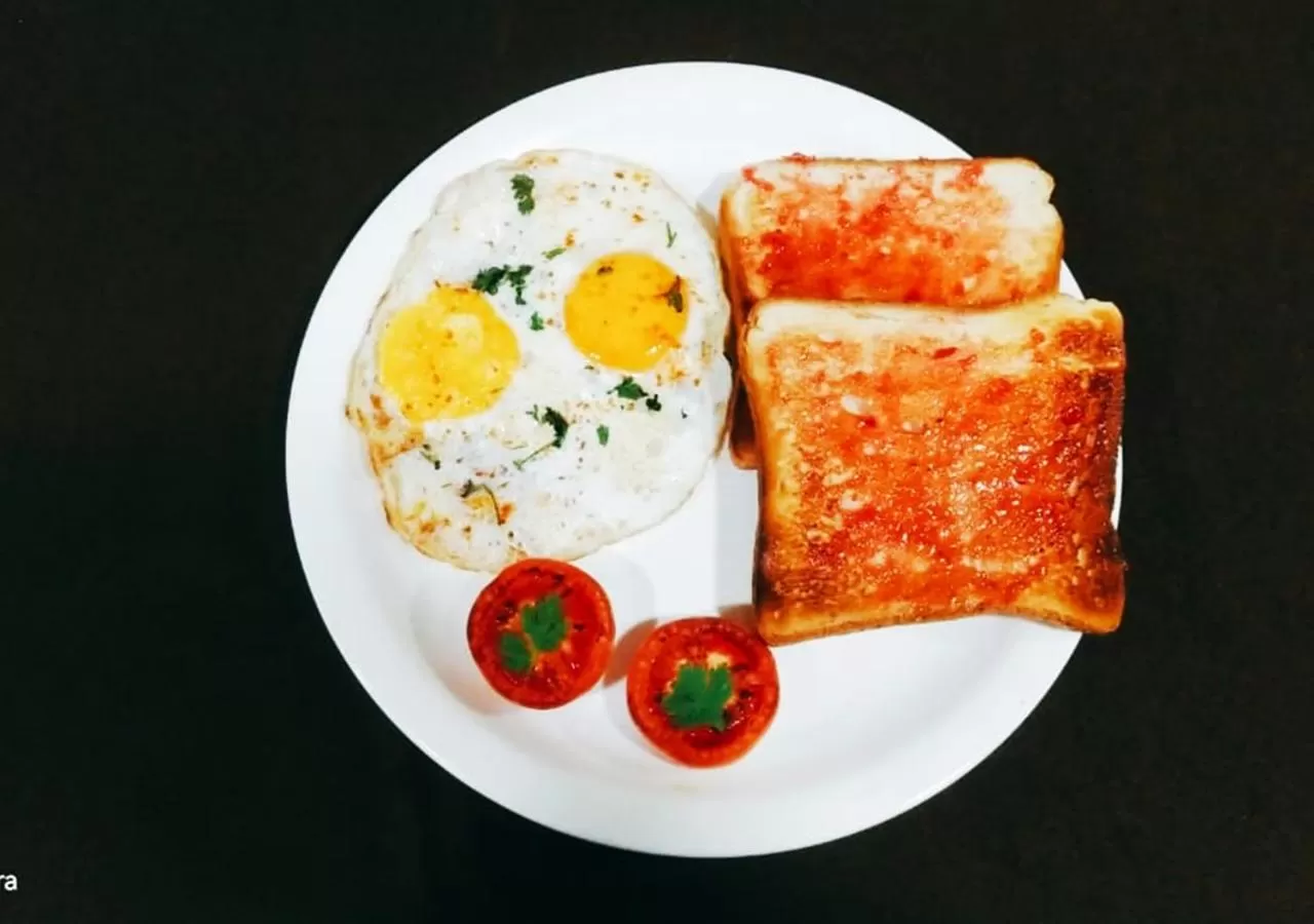 Property building, Food in Hotel Planet Four