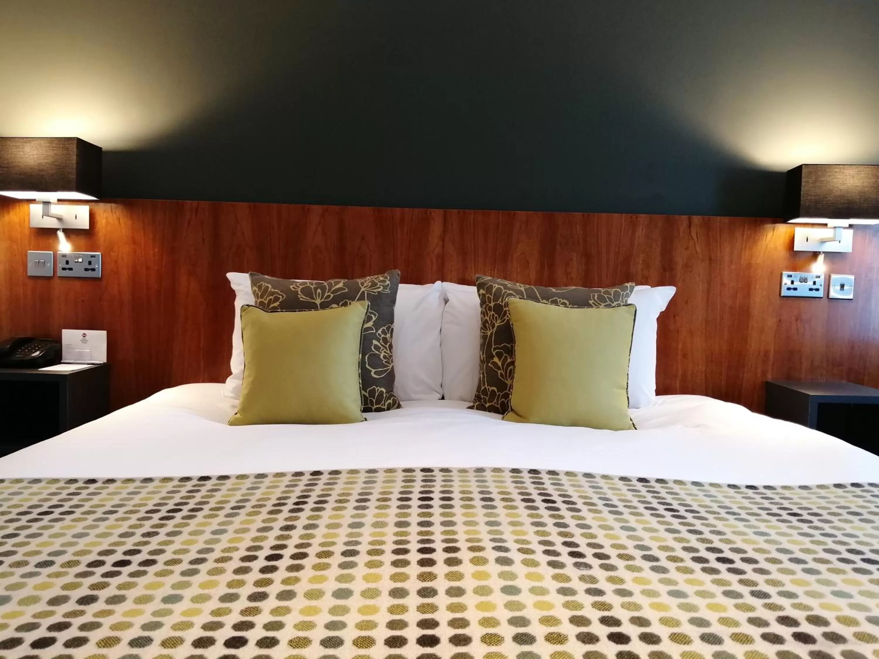 Bed in Best Western Plus Angel Hotel